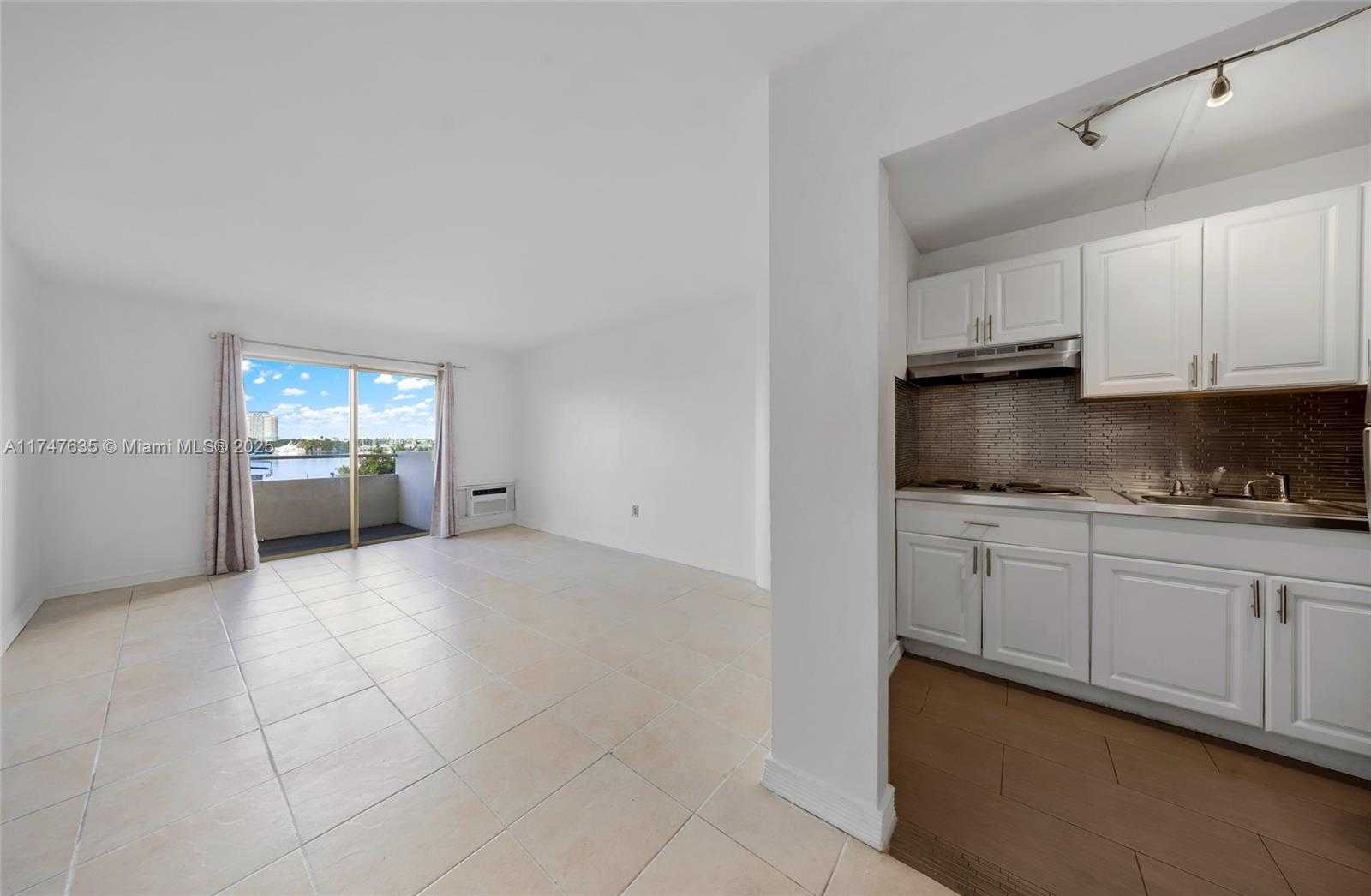 Small Image of 7904 WEST DR #203, North Bay Village Number 36