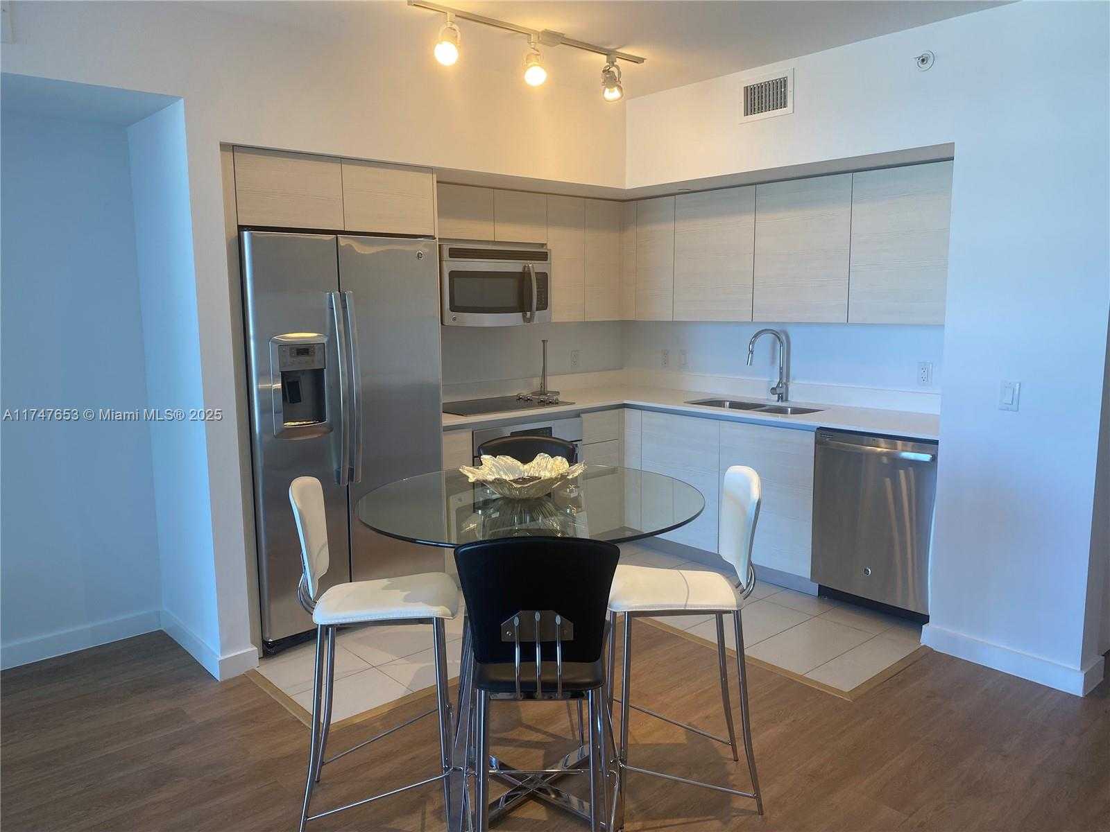 Small Image of 4250 BISCAYNE BLVD #1006, Miami Number 2