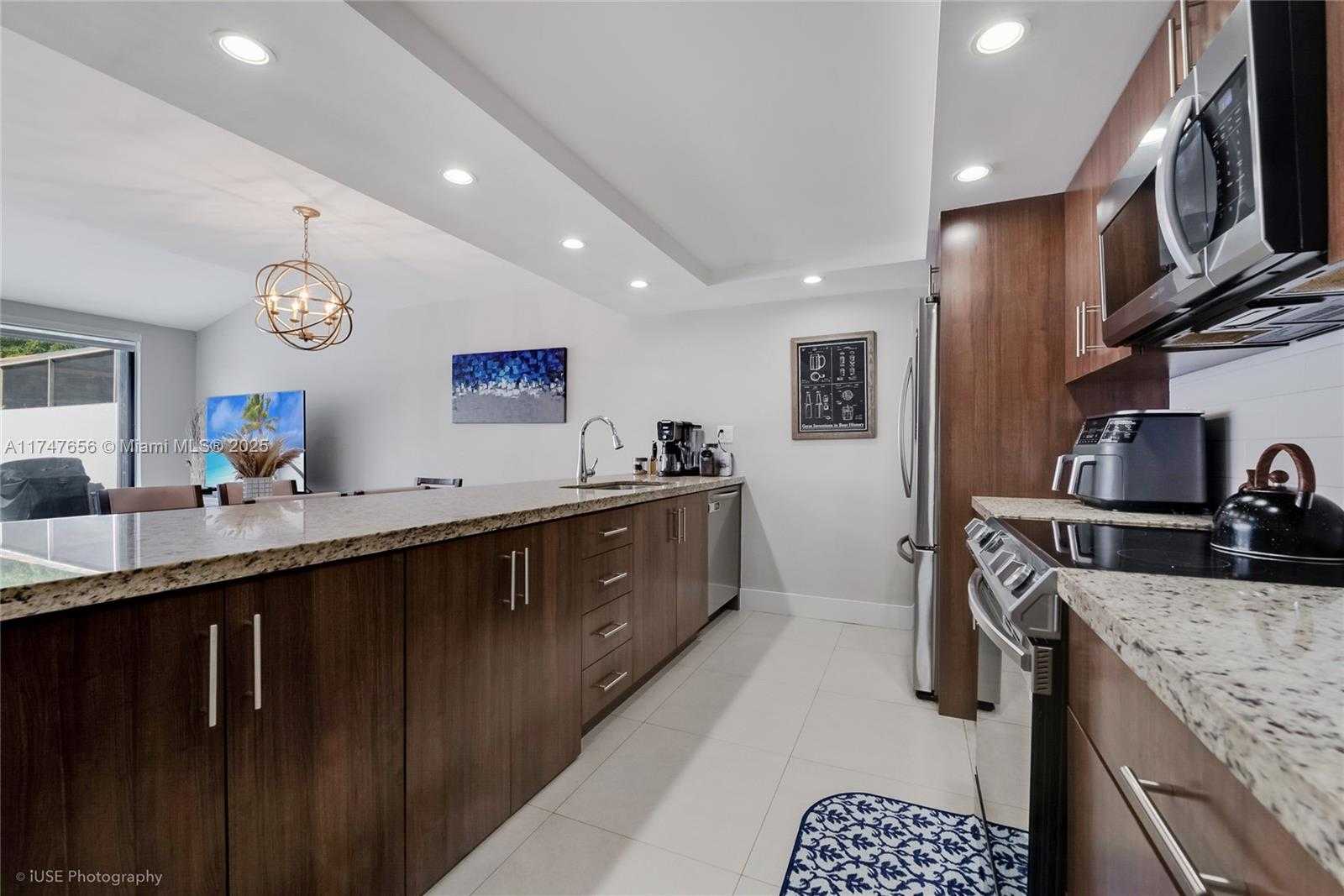 Small Image of 13350 SOUTH WEST 88TH TER #E, Miami Number 5