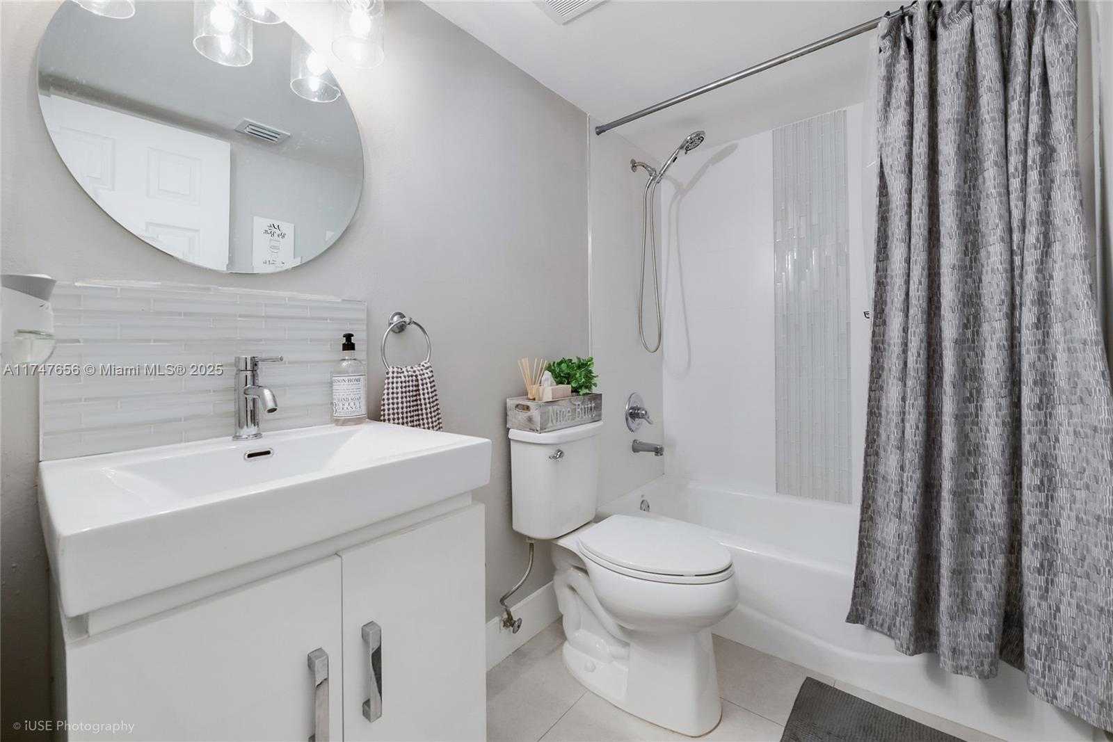 Small Image of 13350 SOUTH WEST 88TH TER #E, Miami Number 9