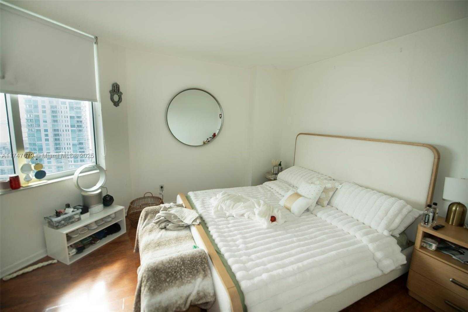 Small Image of 325 SOUTH BISCAYNE BLVD #4115, Miami Number 17