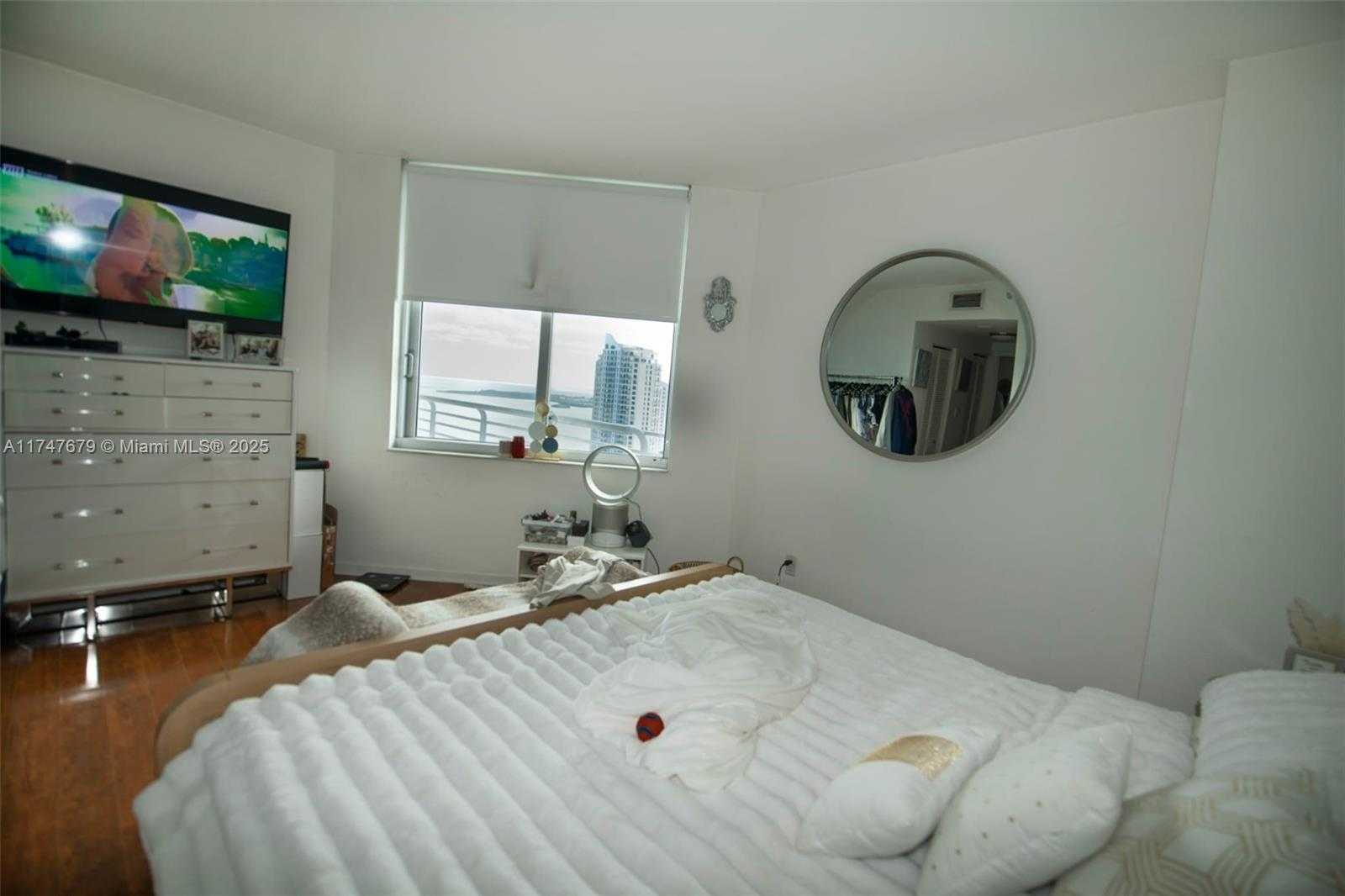 Small Image of 325 SOUTH BISCAYNE BLVD #4115, Miami Number 18