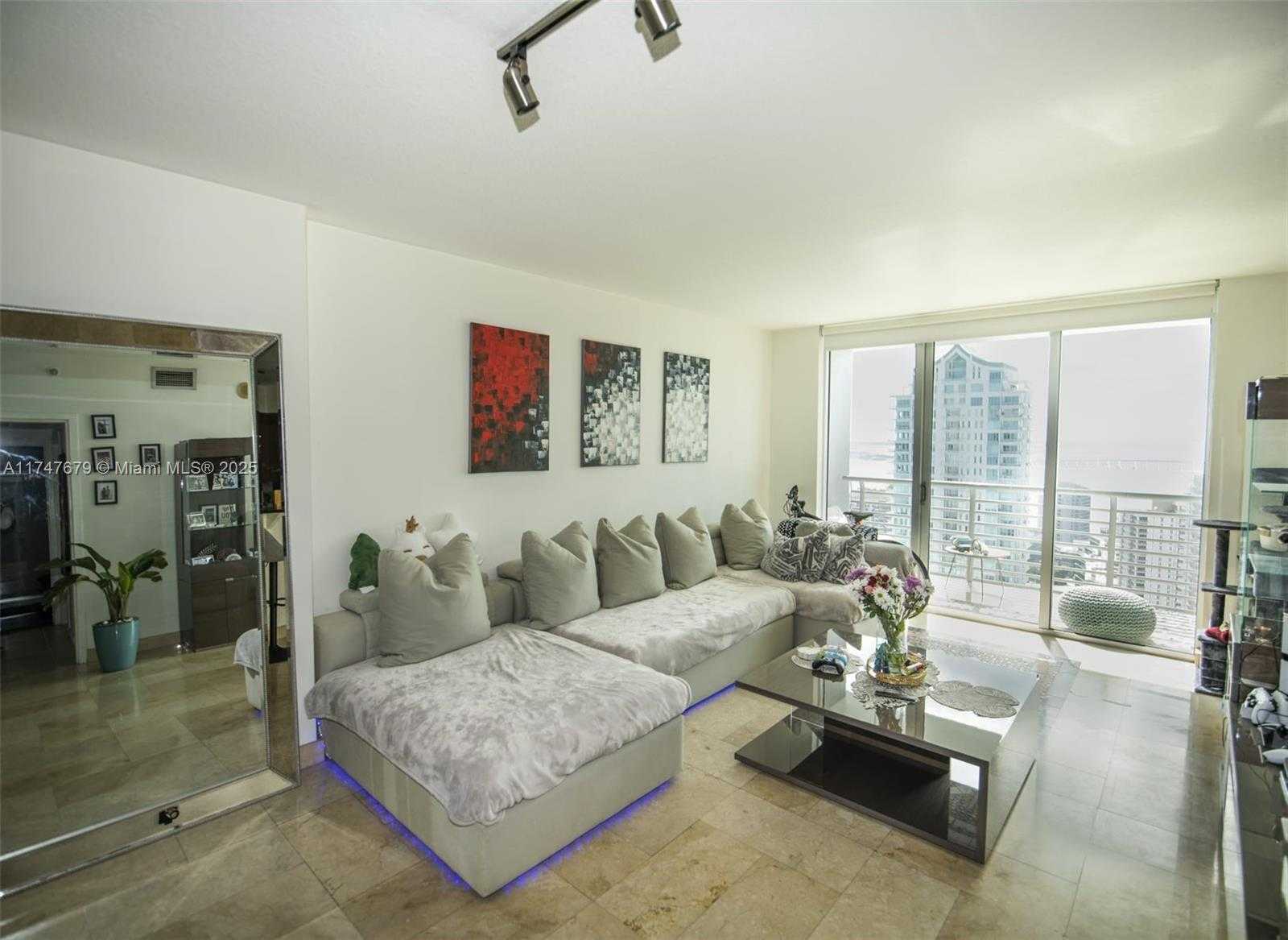 Small Image of 325 SOUTH BISCAYNE BLVD #4115, Miami Number 19