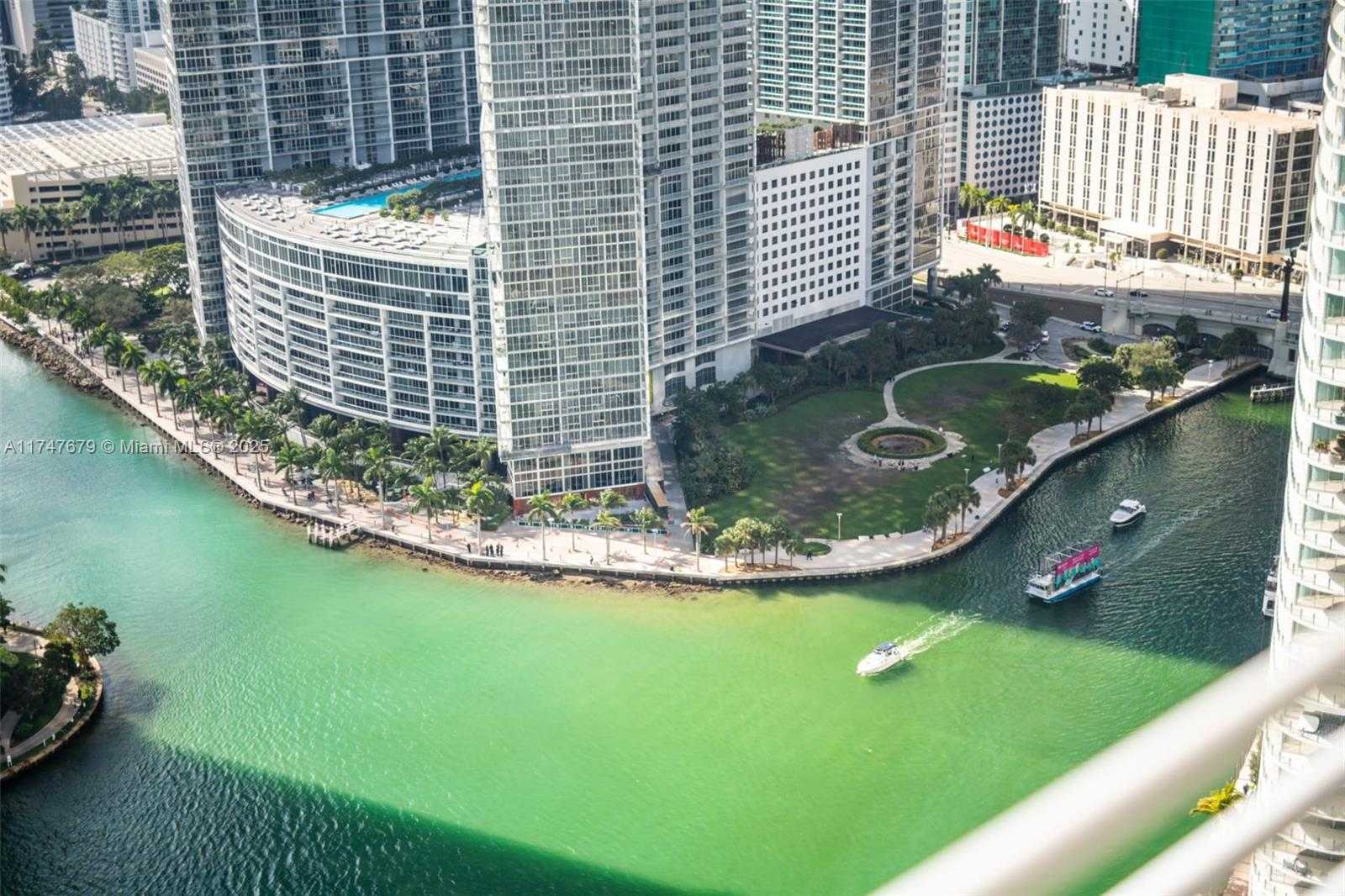 Small Image of 325 SOUTH BISCAYNE BLVD #4115, Miami Number 3