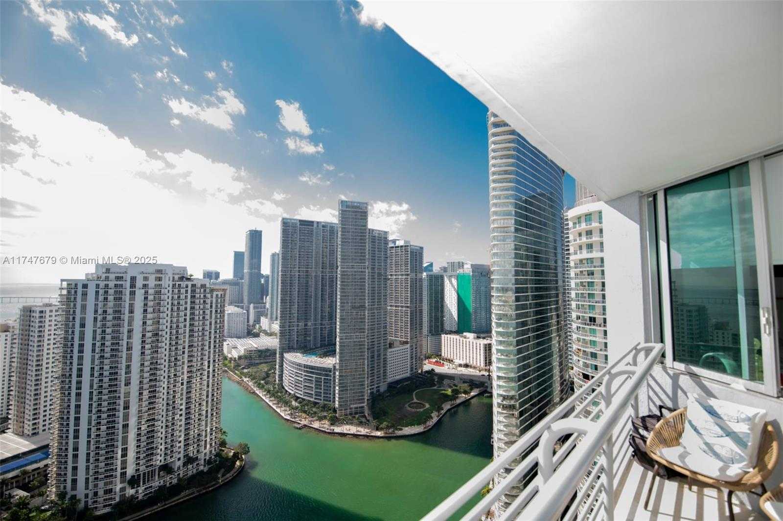Small Image of 325 SOUTH BISCAYNE BLVD #4115, Miami Number 4