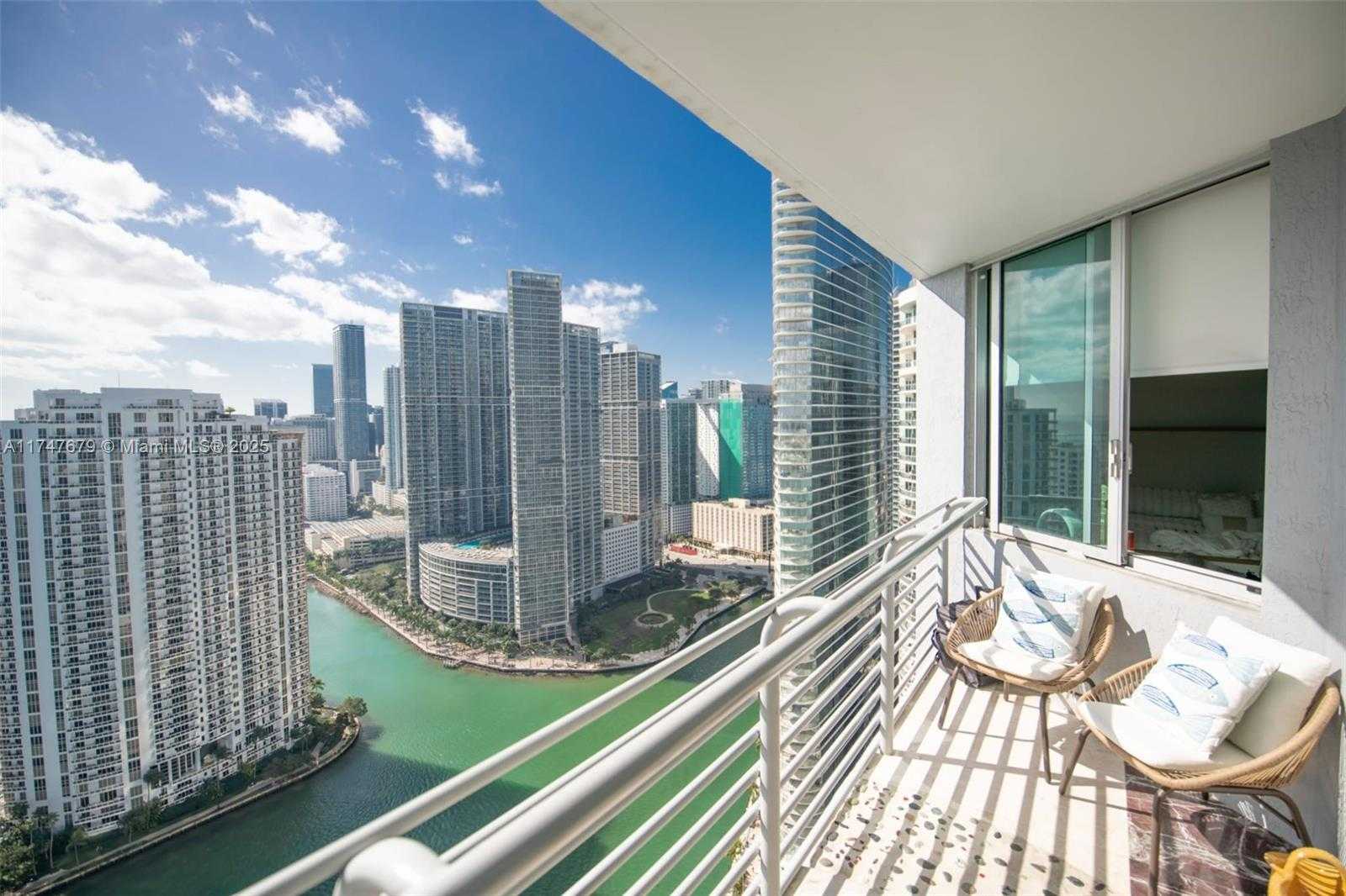 Small Image of 325 SOUTH BISCAYNE BLVD #4115, Miami Number 5