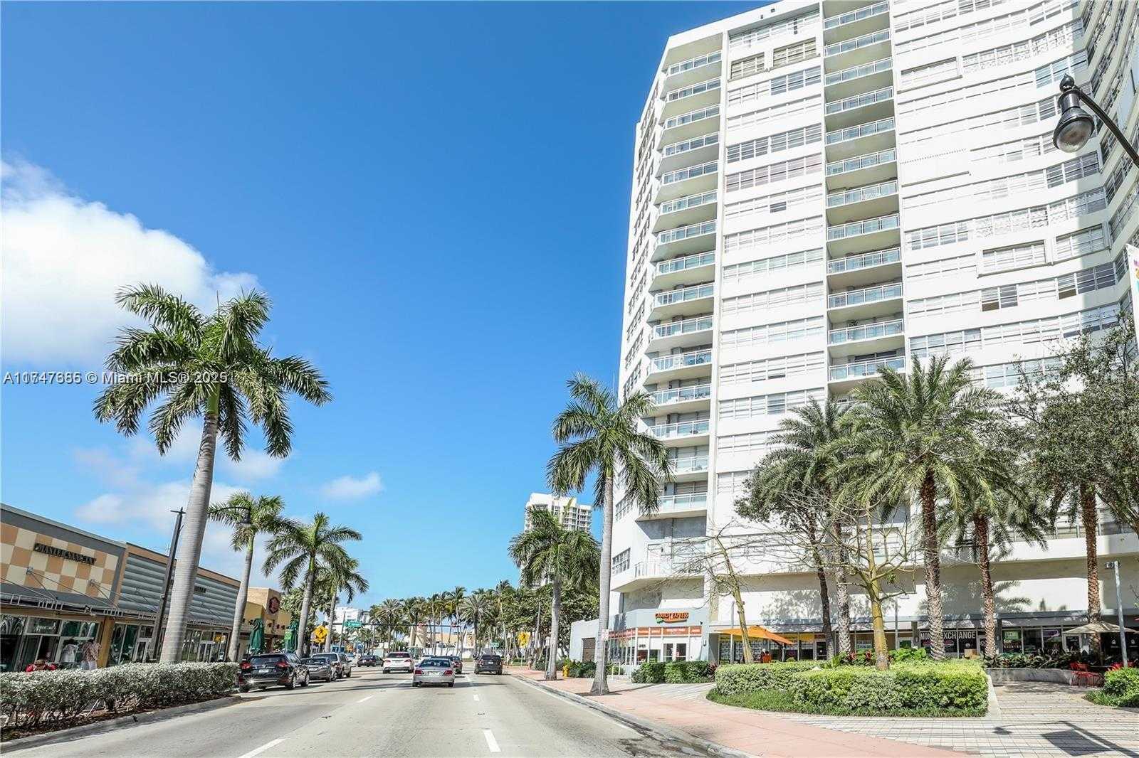 Small Image of 7135 COLLINS AVE #735, Miami Beach Number 2