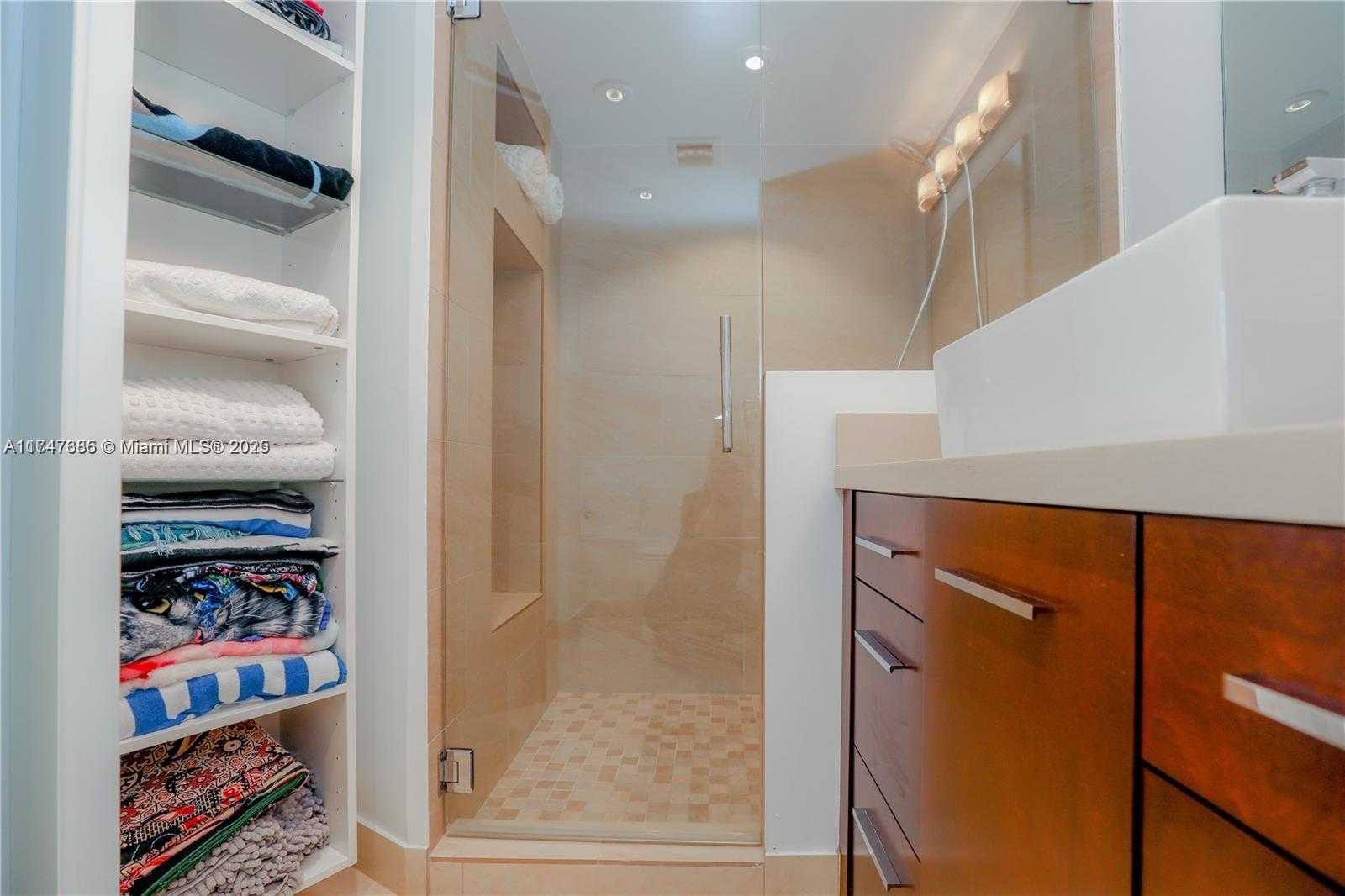 Small Image of 7135 COLLINS AVE #735, Miami Beach Number 20