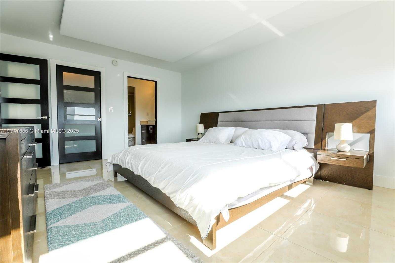 Small Image of 7135 COLLINS AVE #735, Miami Beach Number 26