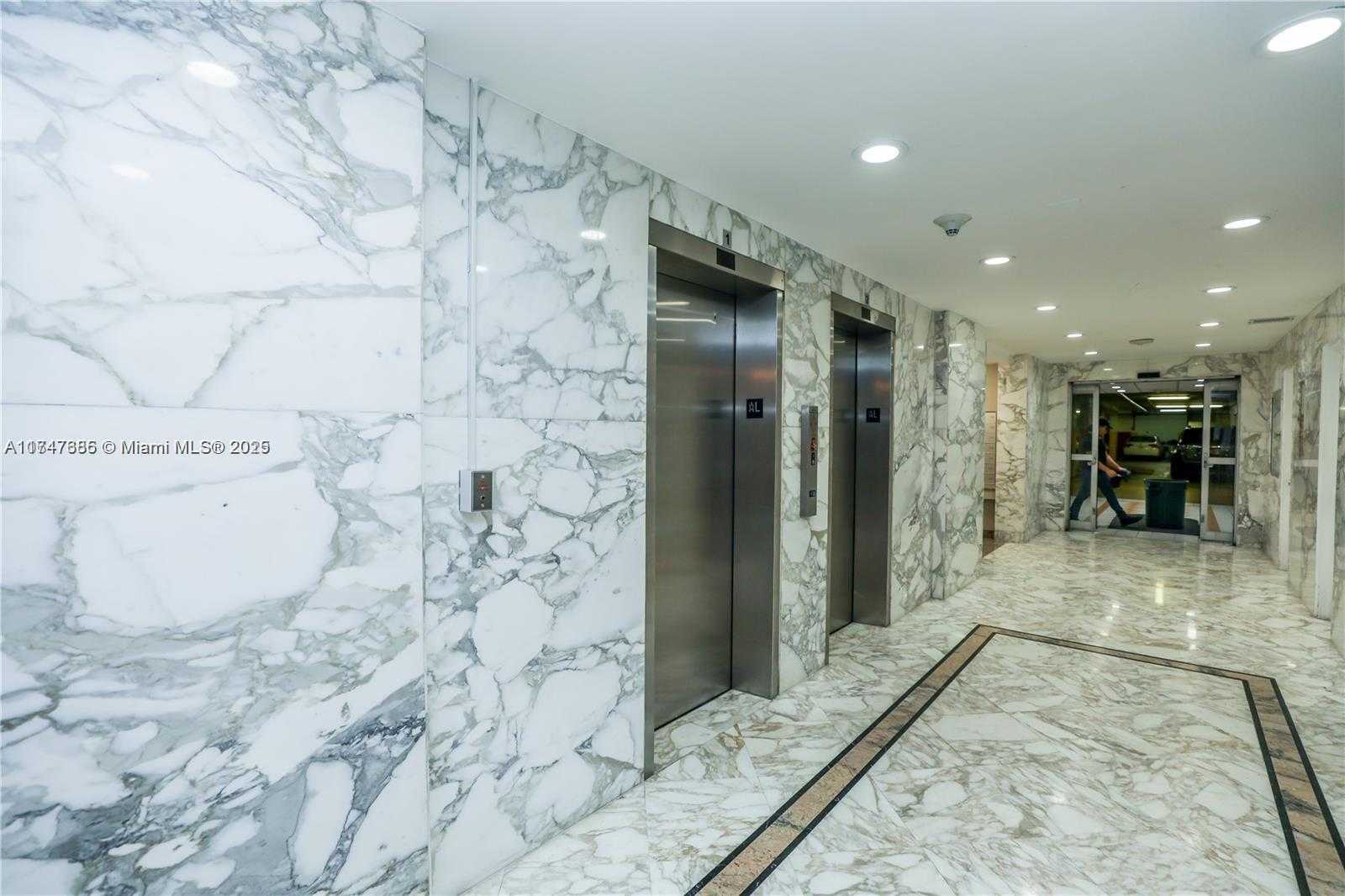 Small Image of 7135 COLLINS AVE #735, Miami Beach Number 3