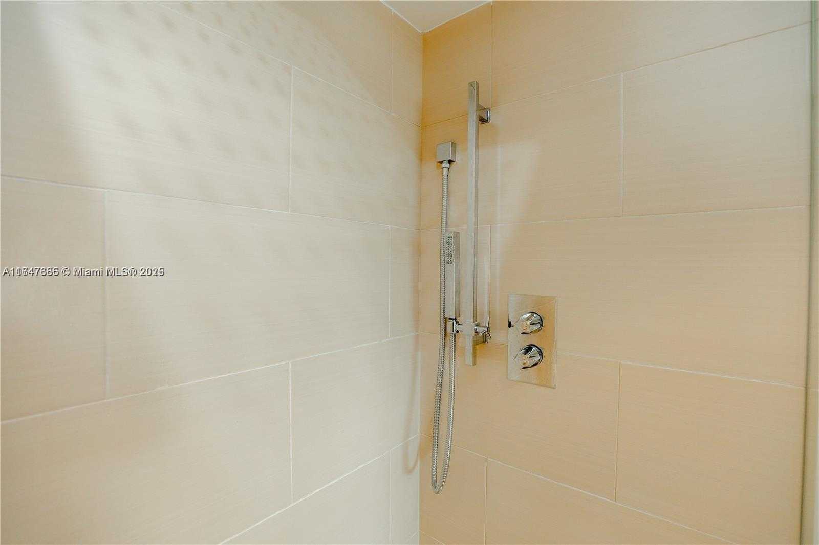 Small Image of 7135 COLLINS AVE #735, Miami Beach Number 32