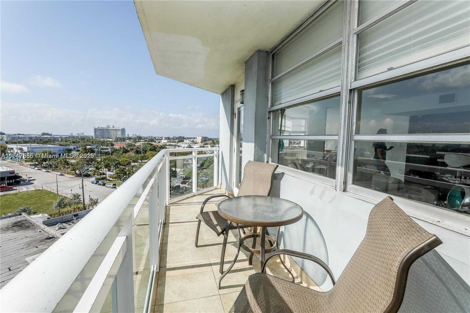 Small Image of 7135 COLLINS AVE #735, Miami Beach Number 38