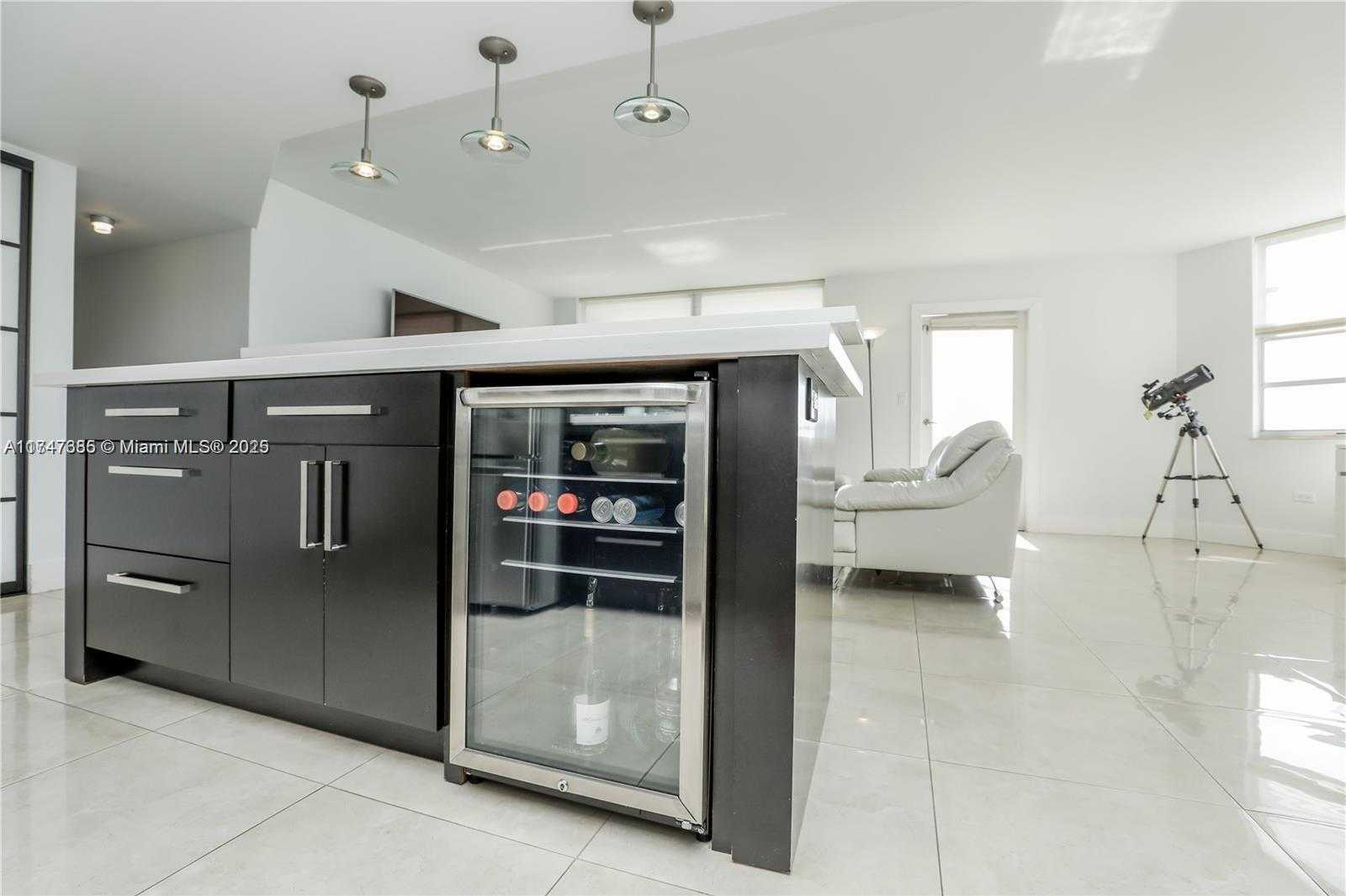 Small Image of 7135 COLLINS AVE #735, Miami Beach Number 7