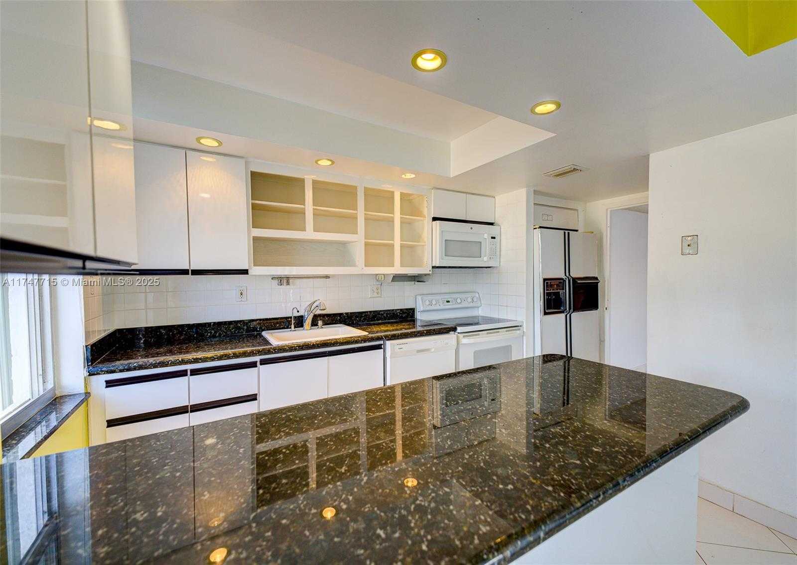 Small Image of 301 174TH ST #618, Sunny Isles Beach Number 14
