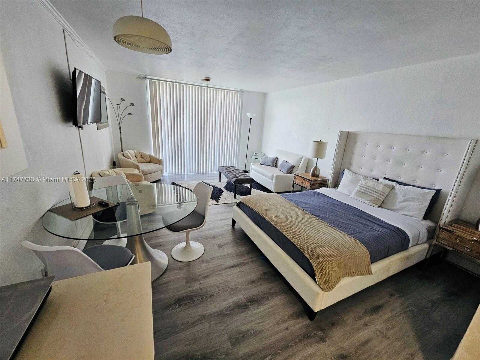 Small Image of 19201 COLLINS AVE #512, Sunny Isles Beach Number 2