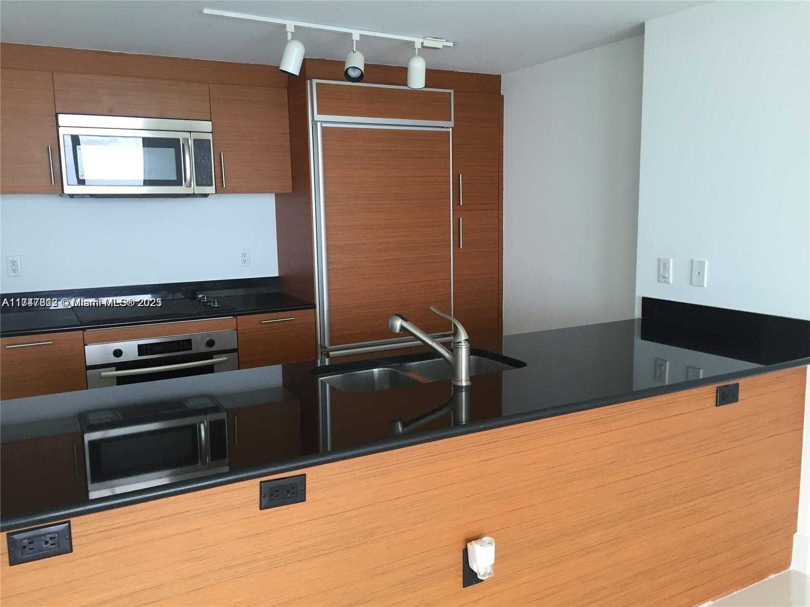 Small Image of 50 BISCAYNE BLVD #3505, Miami Number 4