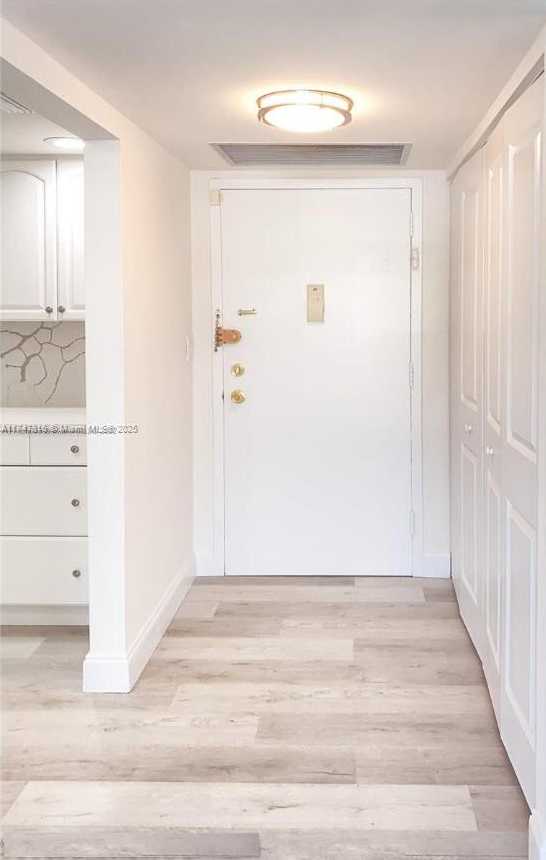 Small Image of 1000 PARKVIEW DR #121, Hallandale Beach Number 19
