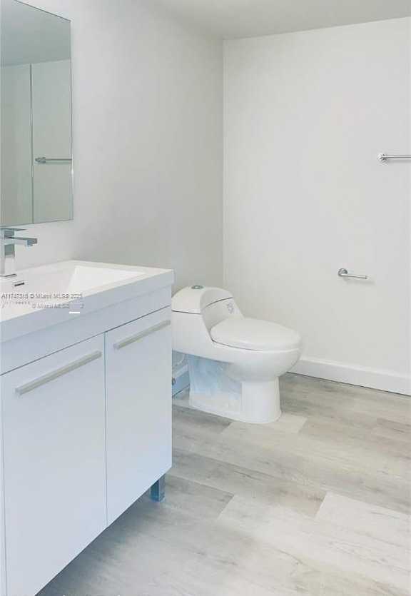 Small Image of 1000 PARKVIEW DR #121, Hallandale Beach Number 21