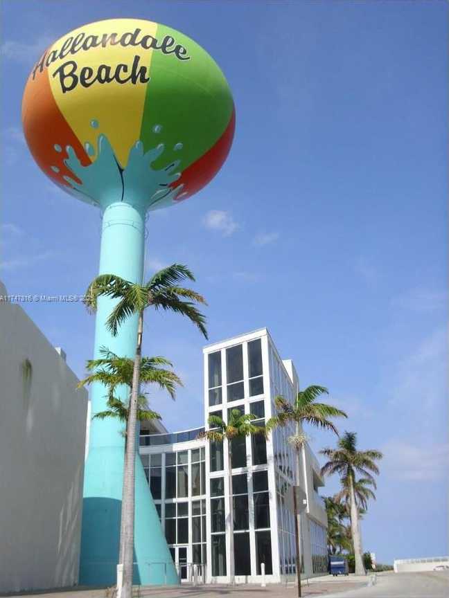 Small Image of 1000 PARKVIEW DR #121, Hallandale Beach Number 28