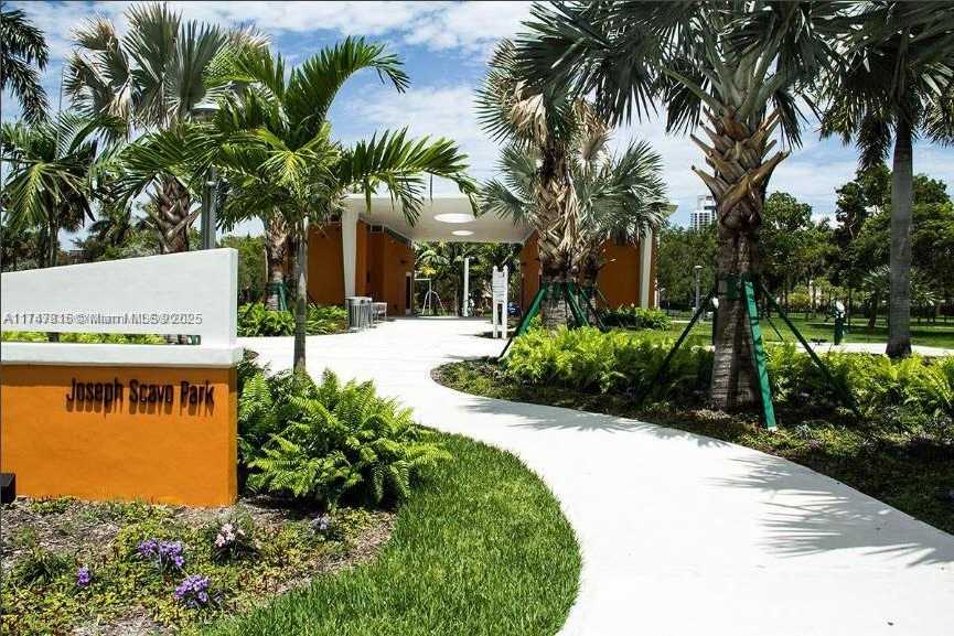 Small Image of 1000 PARKVIEW DR #121, Hallandale Beach Number 30