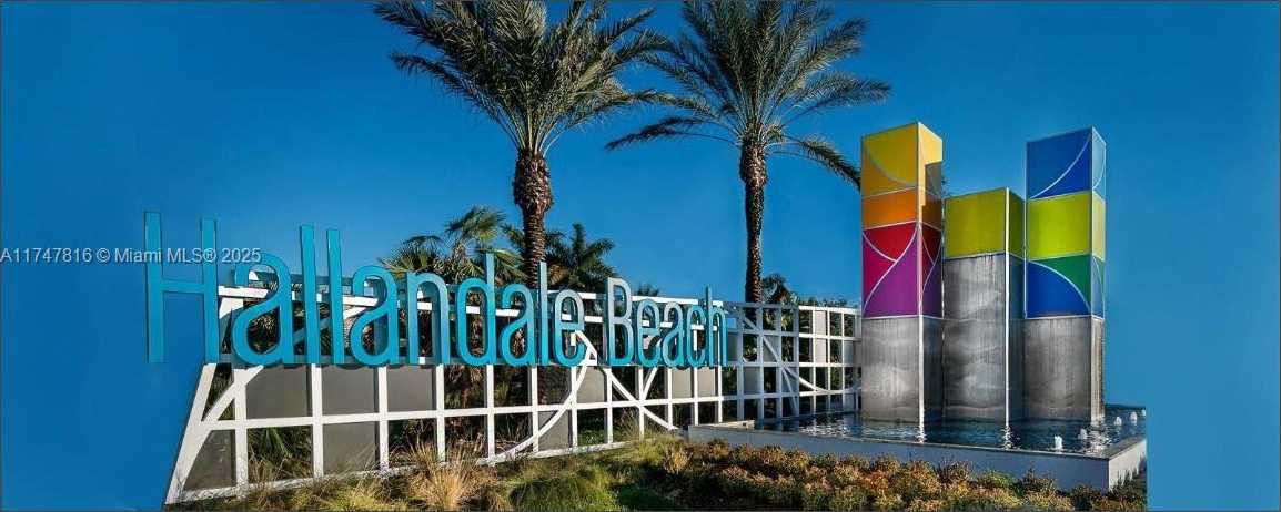 Small Image of 1000 PARKVIEW DR #121, Hallandale Beach Number 31