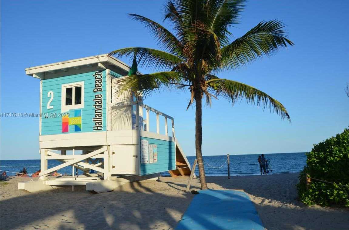 Small Image of 1000 PARKVIEW DR #121, Hallandale Beach Number 35