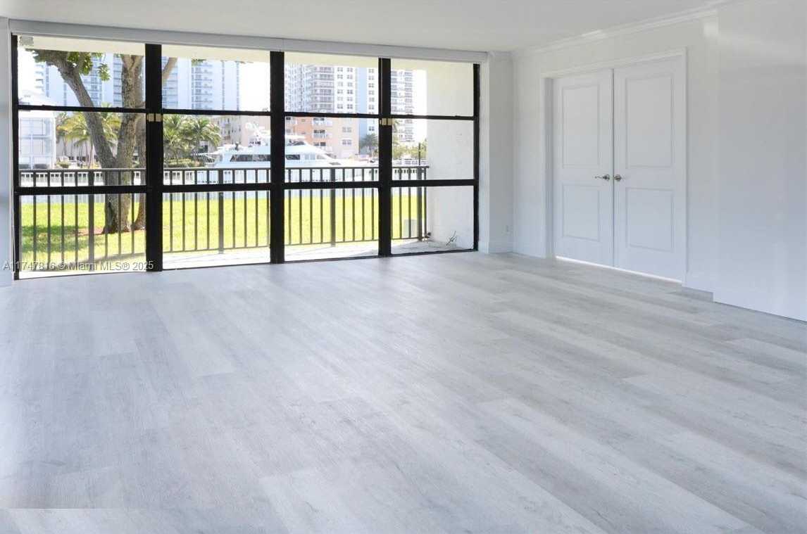 Small Image of 1000 PARKVIEW DR #121, Hallandale Beach Number 5