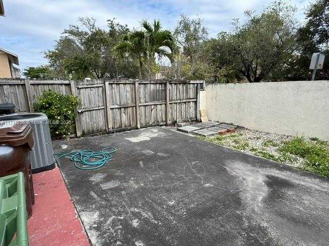 Small Image of 5302 WEST 26TH AVE #101, Hialeah Number 2
