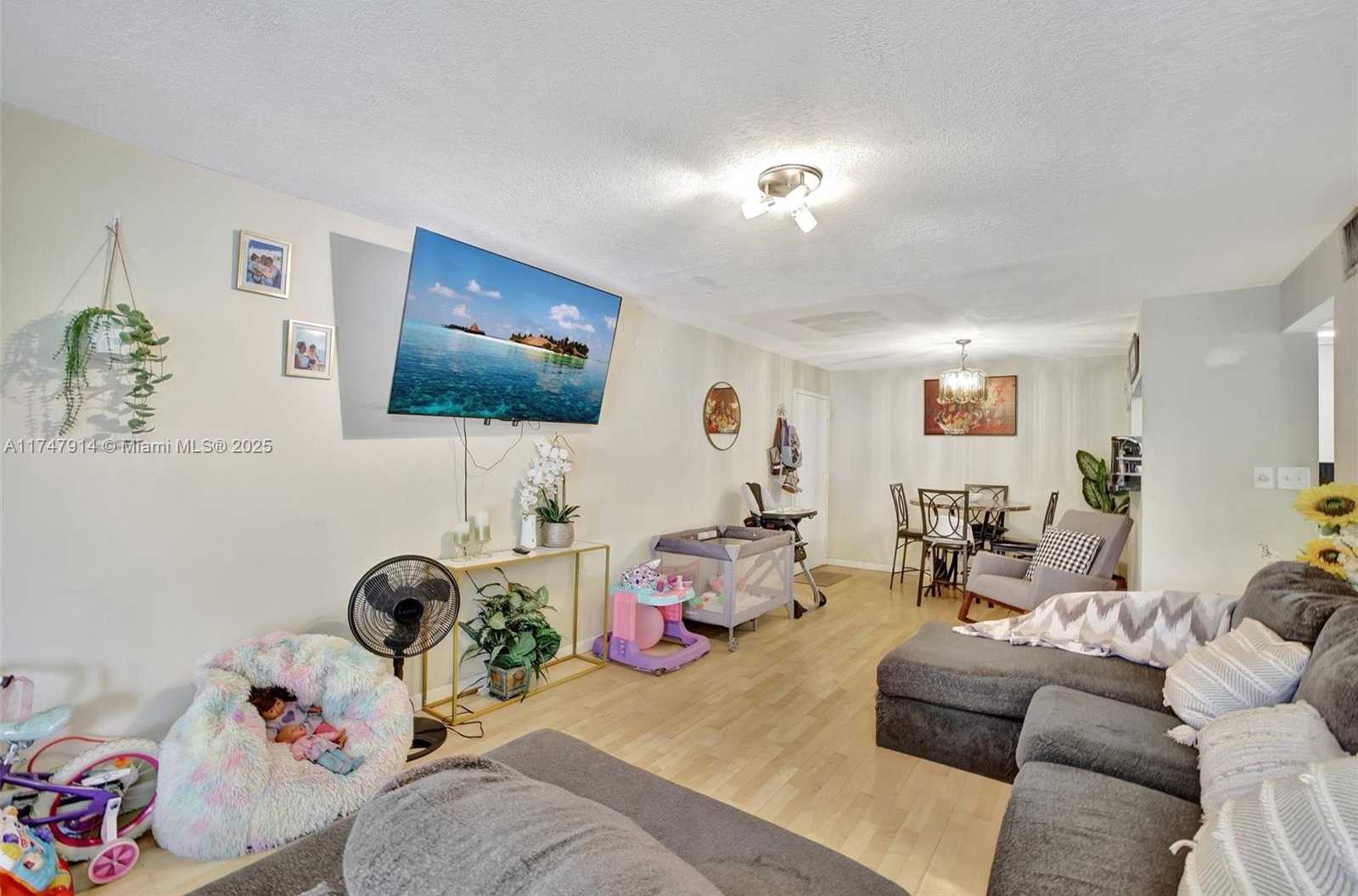 Small Image of 5841 WASHINGTON ST #62, Hollywood Number 10