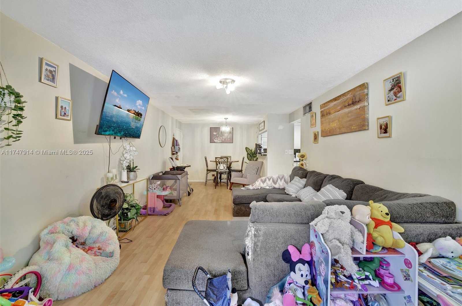 Small Image of 5841 WASHINGTON ST #62, Hollywood Number 11