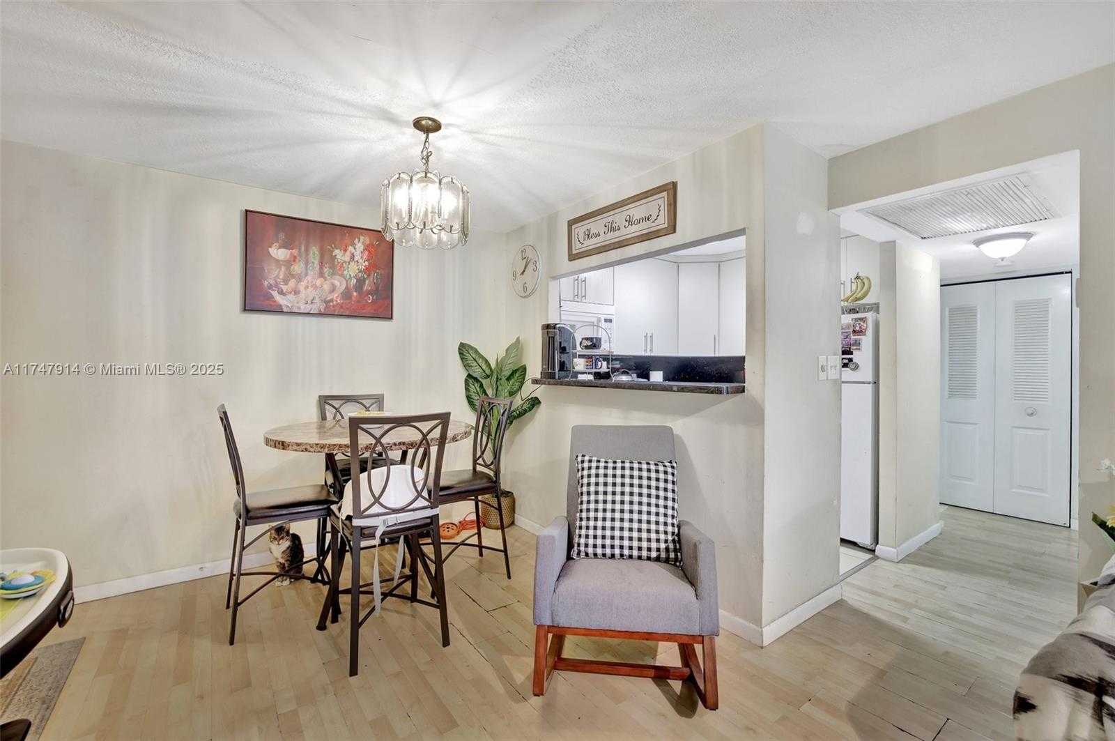 Small Image of 5841 WASHINGTON ST #62, Hollywood Number 14