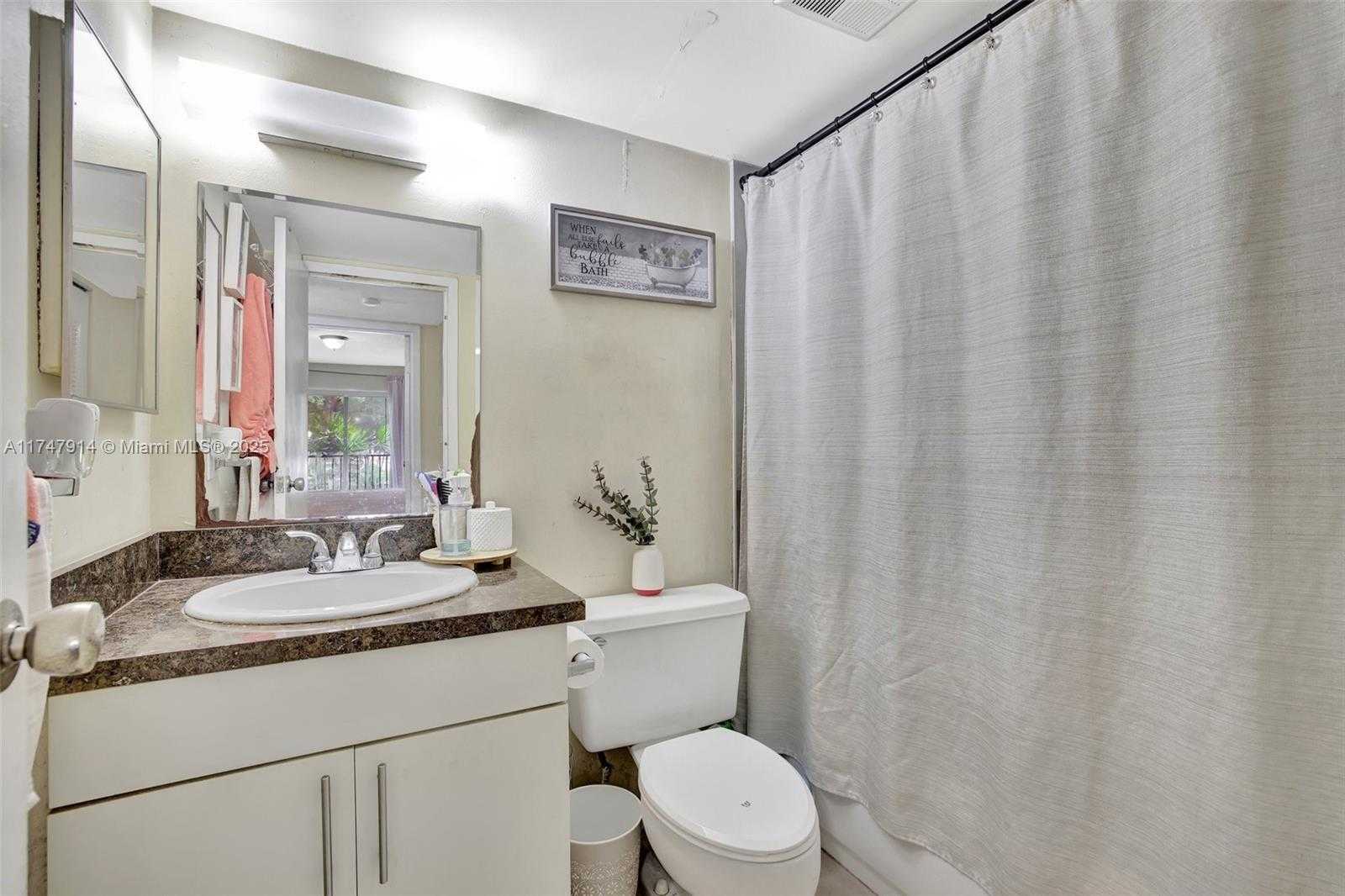 Small Image of 5841 WASHINGTON ST #62, Hollywood Number 17