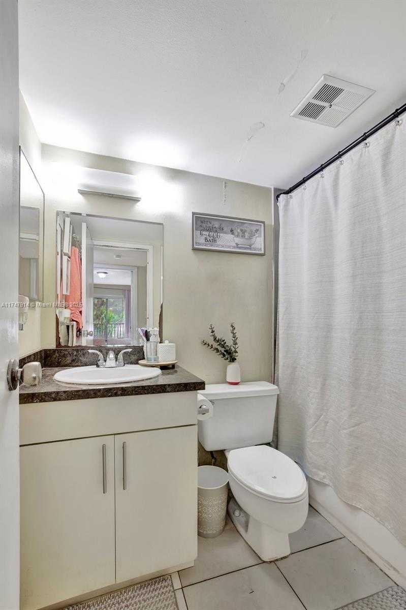Small Image of 5841 WASHINGTON ST #62, Hollywood Number 18