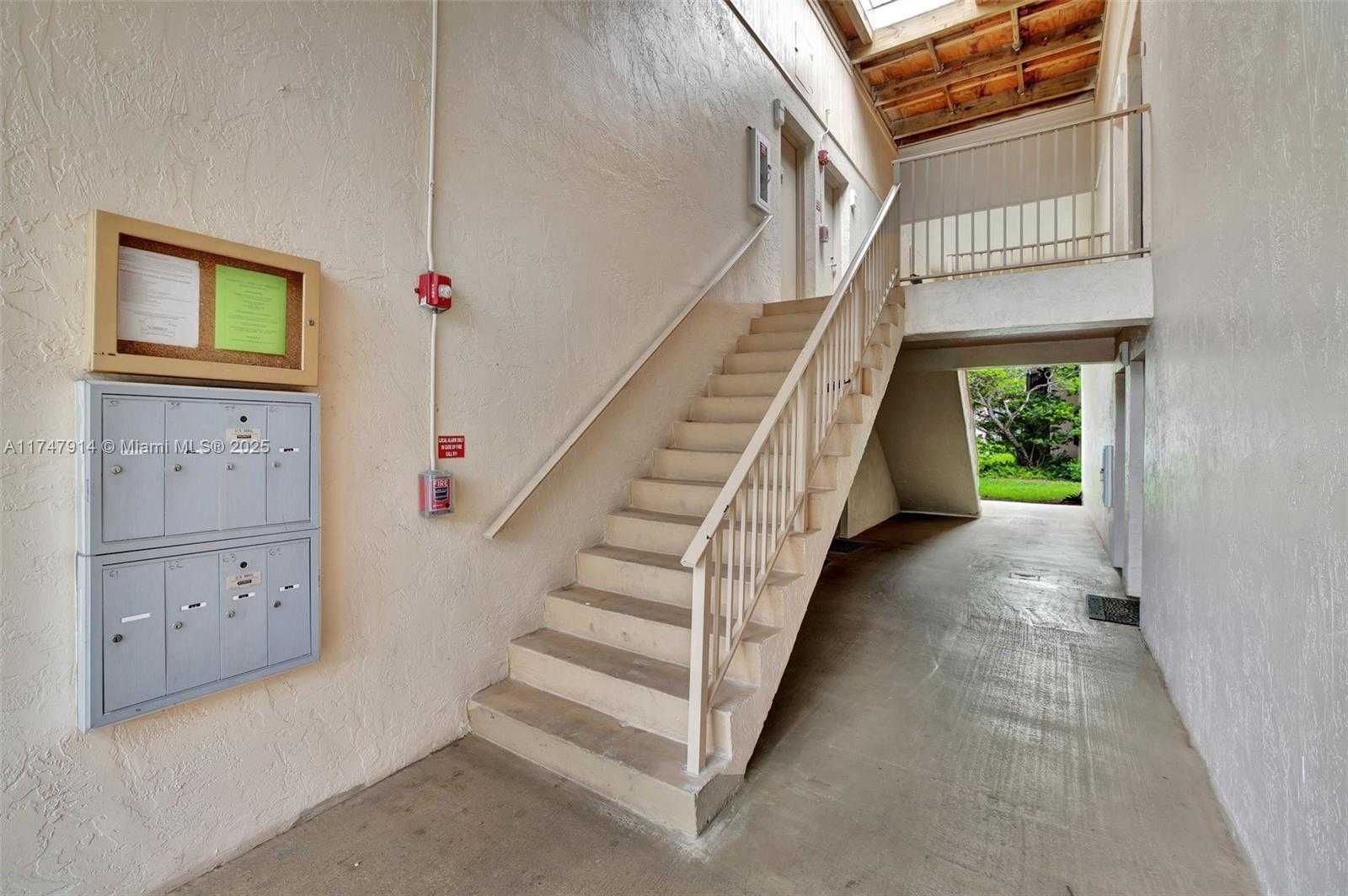 Small Image of 5841 WASHINGTON ST #62, Hollywood Number 21