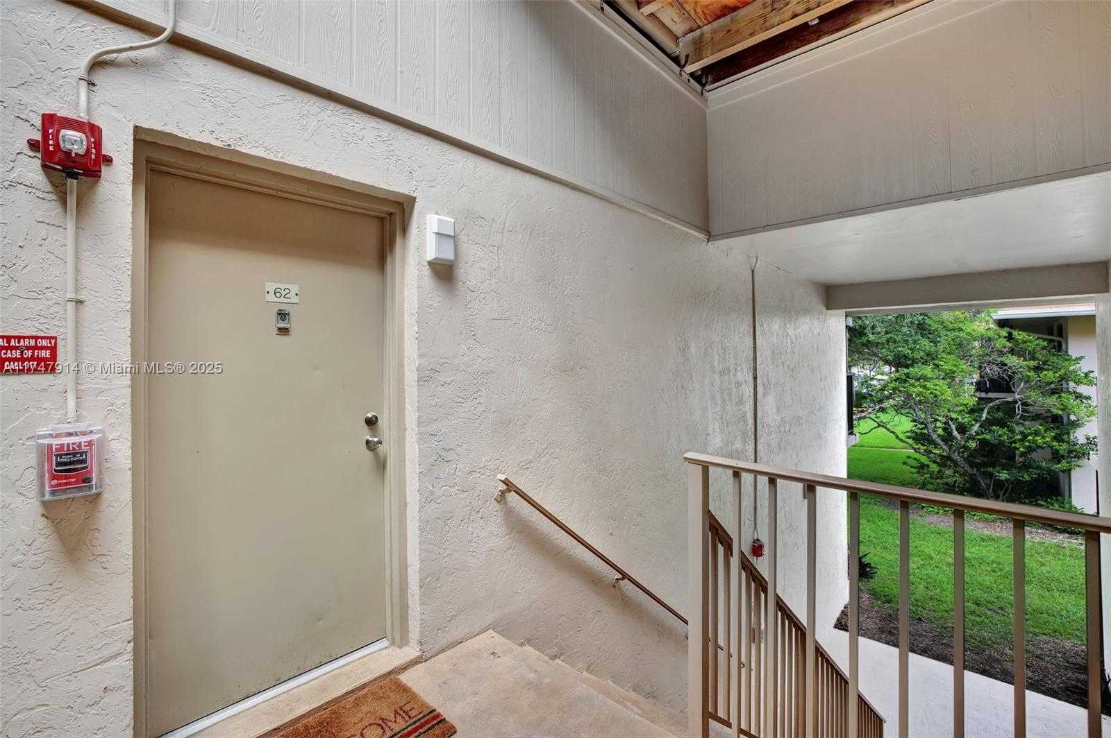 Small Image of 5841 WASHINGTON ST #62, Hollywood Number 22