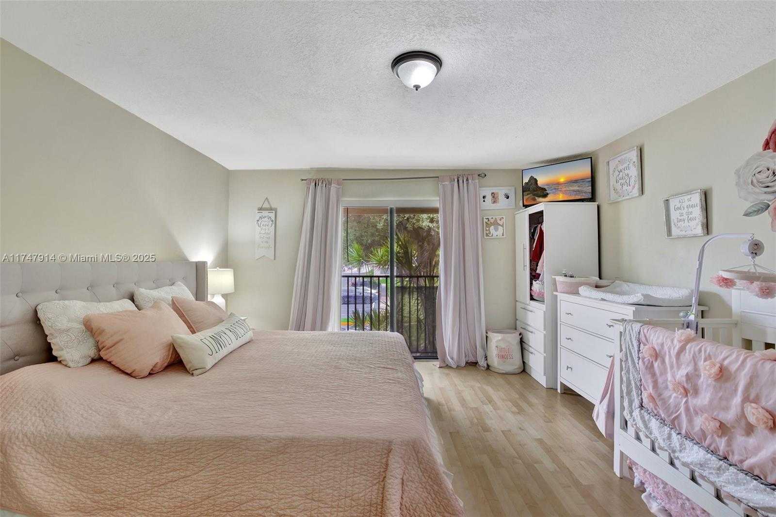 Small Image of 5841 WASHINGTON ST #62, Hollywood Number 5
