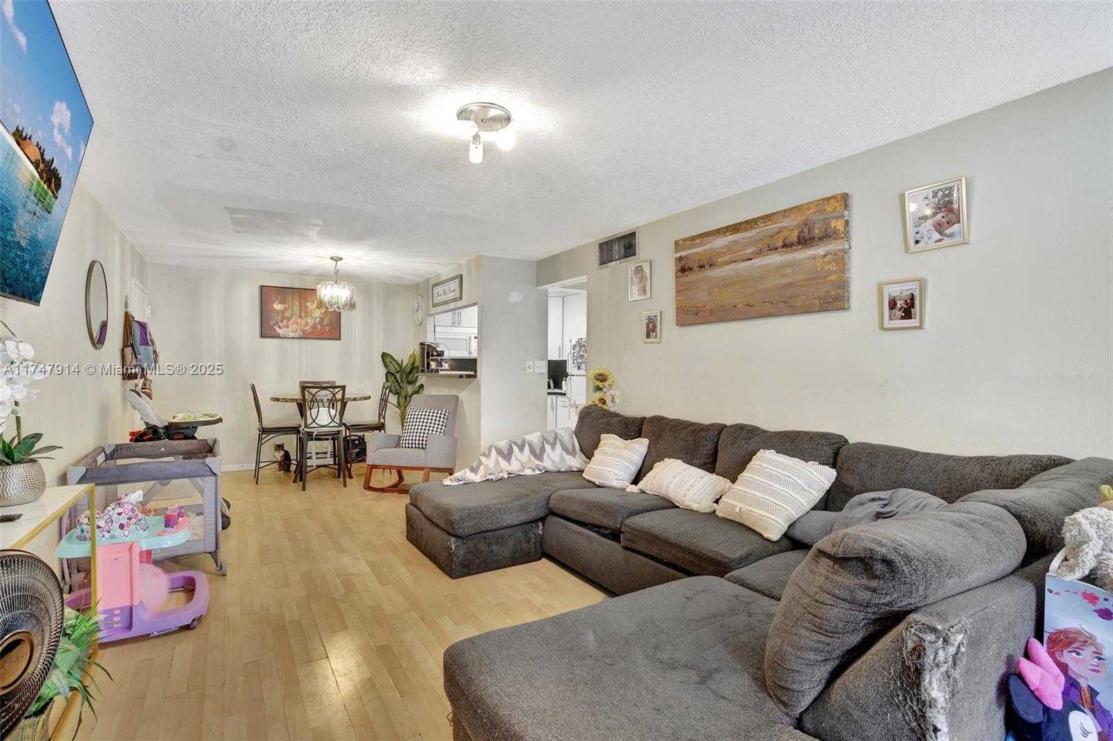 Small Image of 5841 WASHINGTON ST #62, Hollywood Number 6