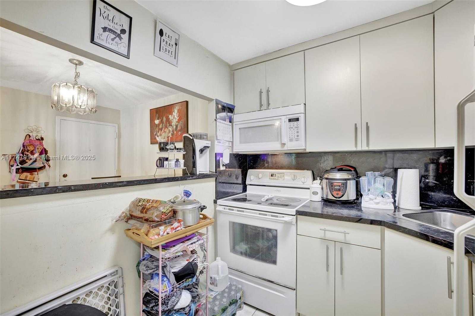 Small Image of 5841 WASHINGTON ST #62, Hollywood Number 9