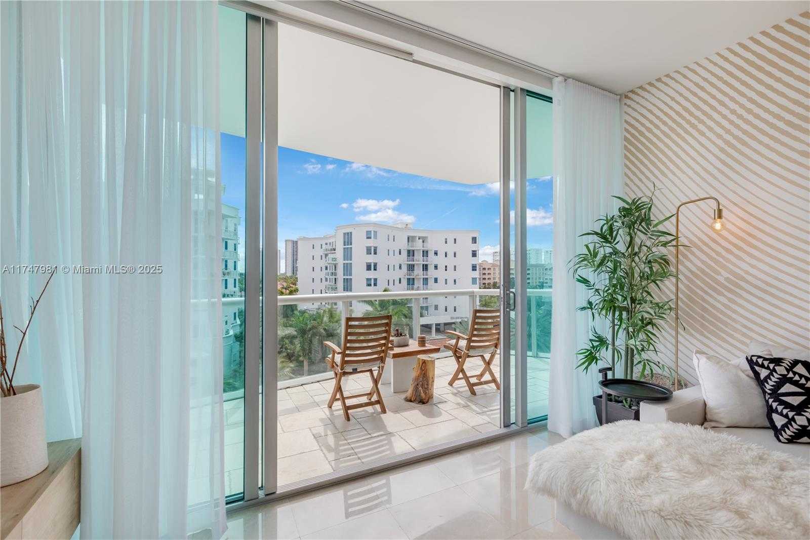 Small Image of 3131 NORTH EAST 188TH ST #2-710, Aventura Number 4