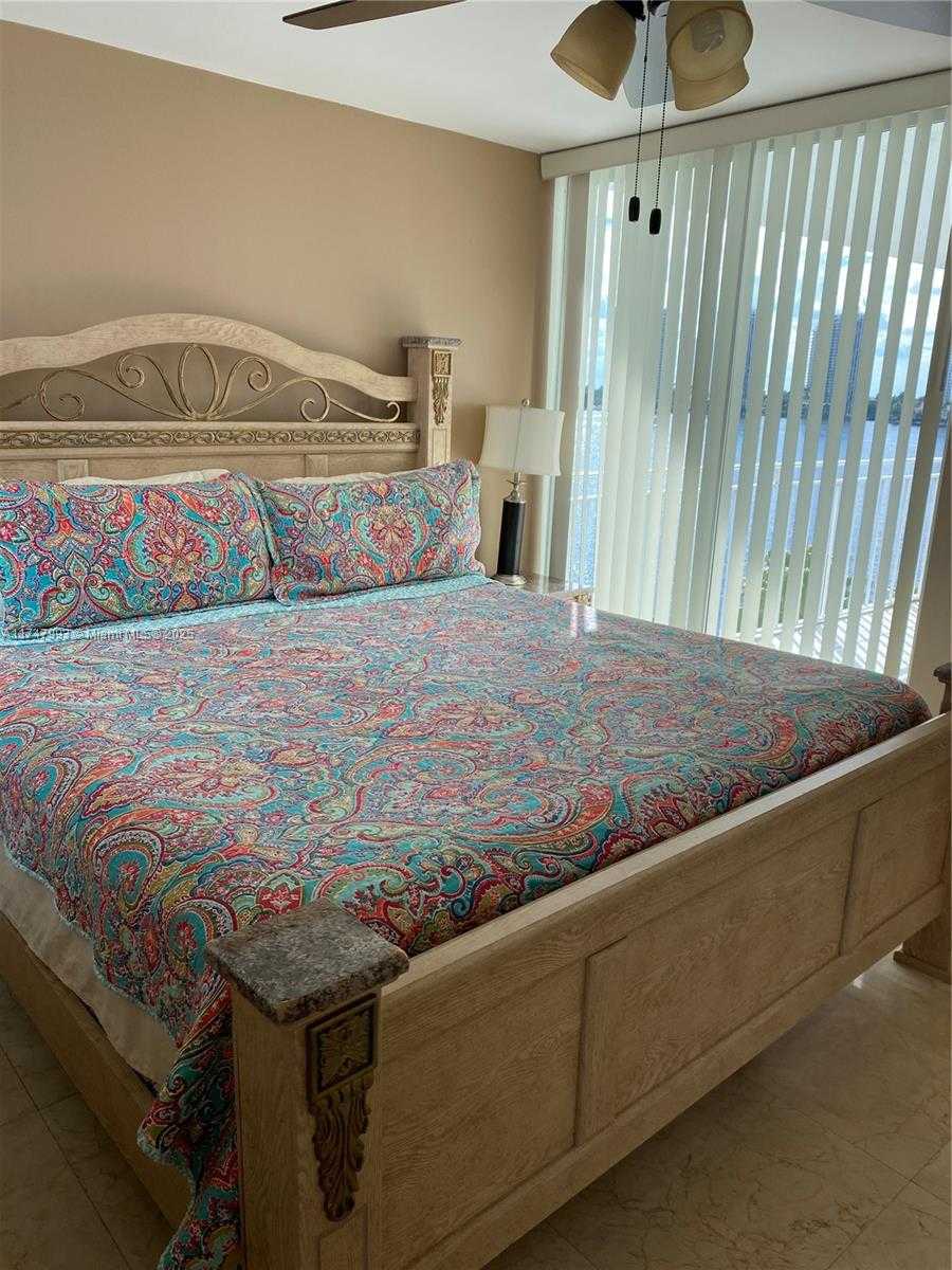 Small Image of 18000 NORTH BAY RD #601, Sunny Isles Beach Number 8