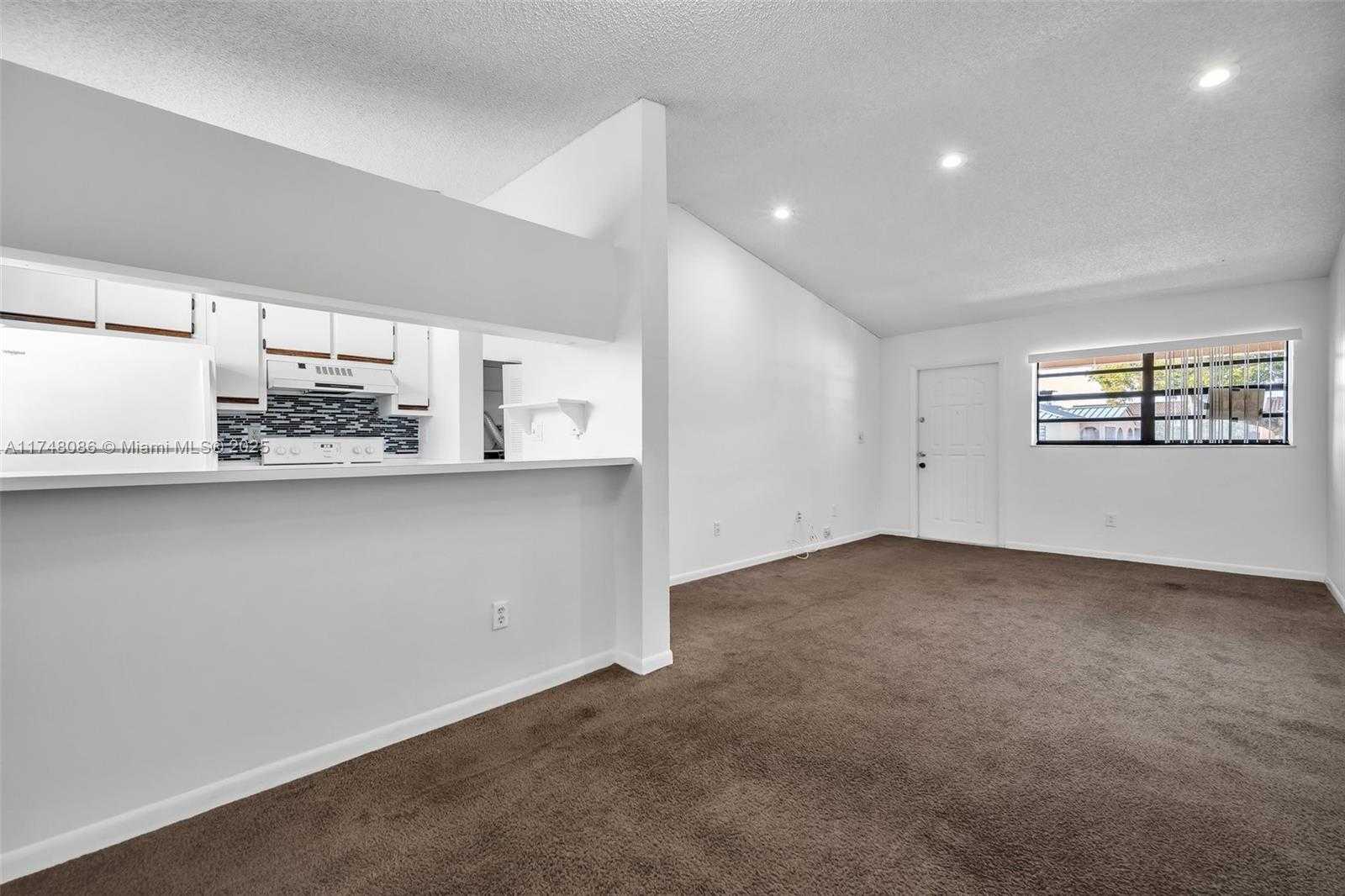 Small Image of 18224 MEDITERRANEAN BLVD #5-17, Hialeah Number 9