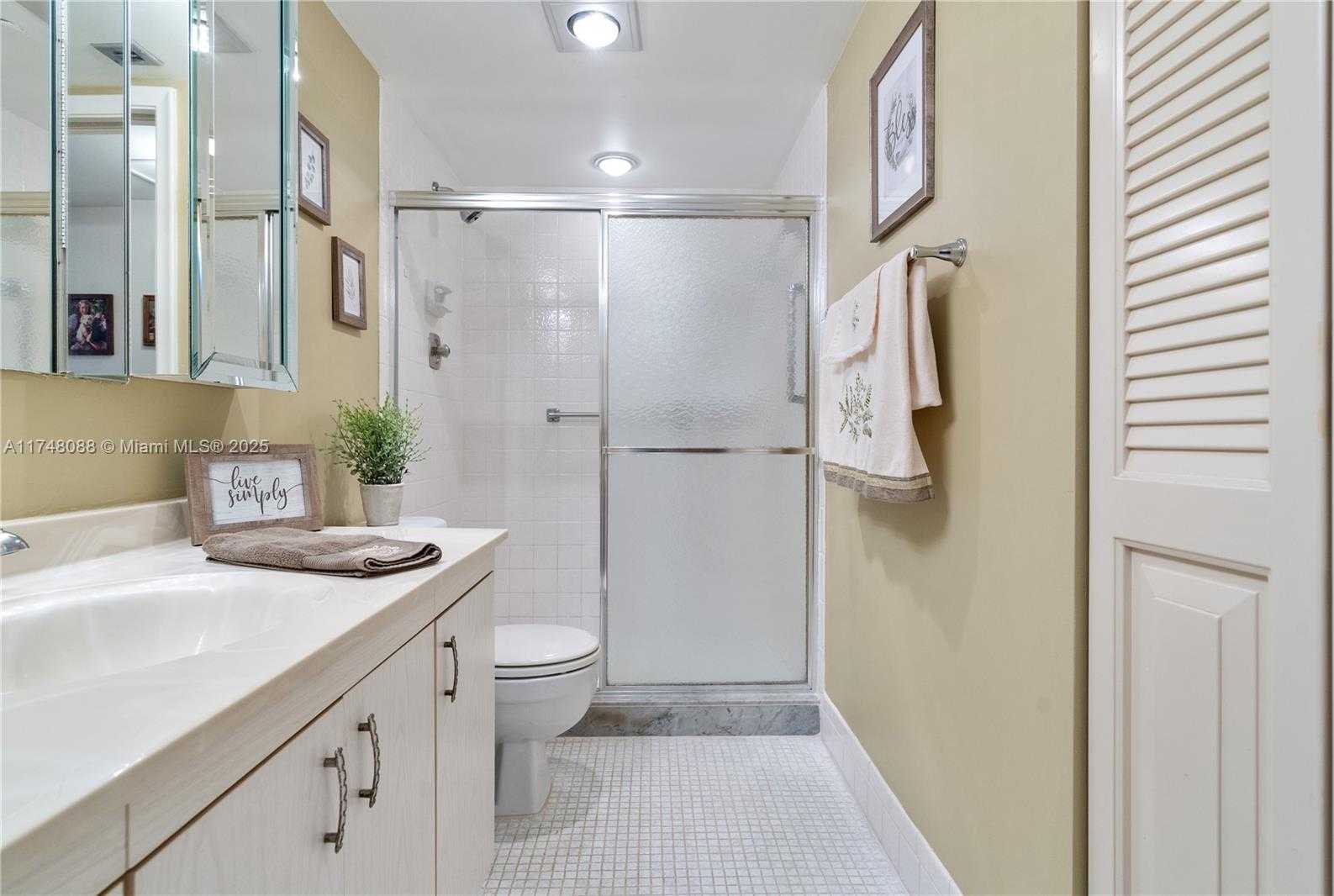 Small Image of 2201 LUCAYA BND #M2, Coconut Creek Number 15
