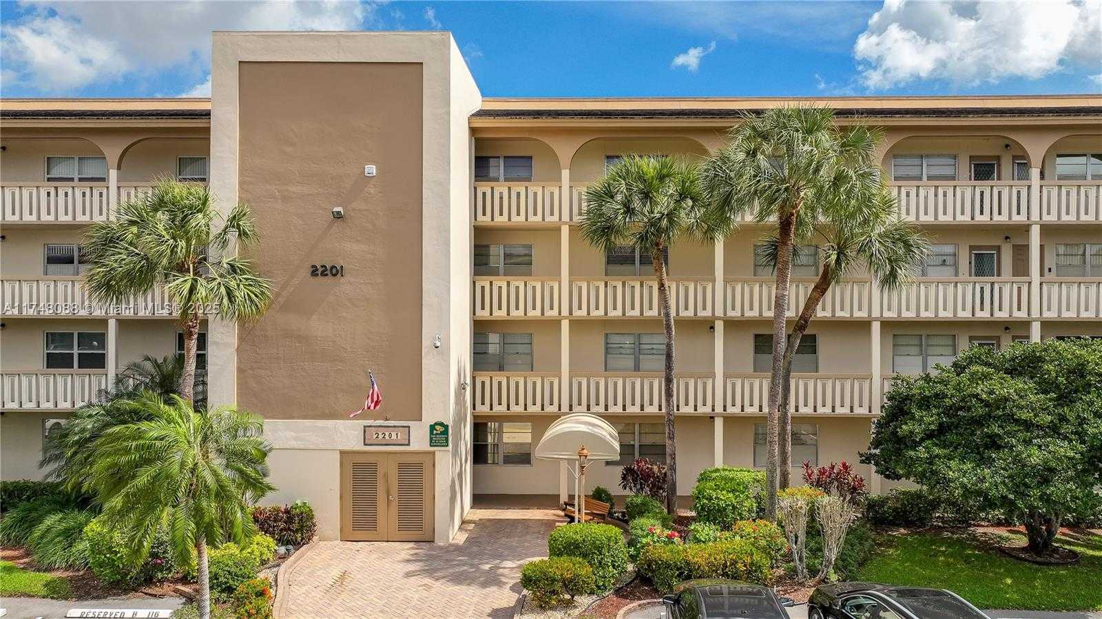 Small Image of 2201 LUCAYA BND #M2, Coconut Creek Number 2