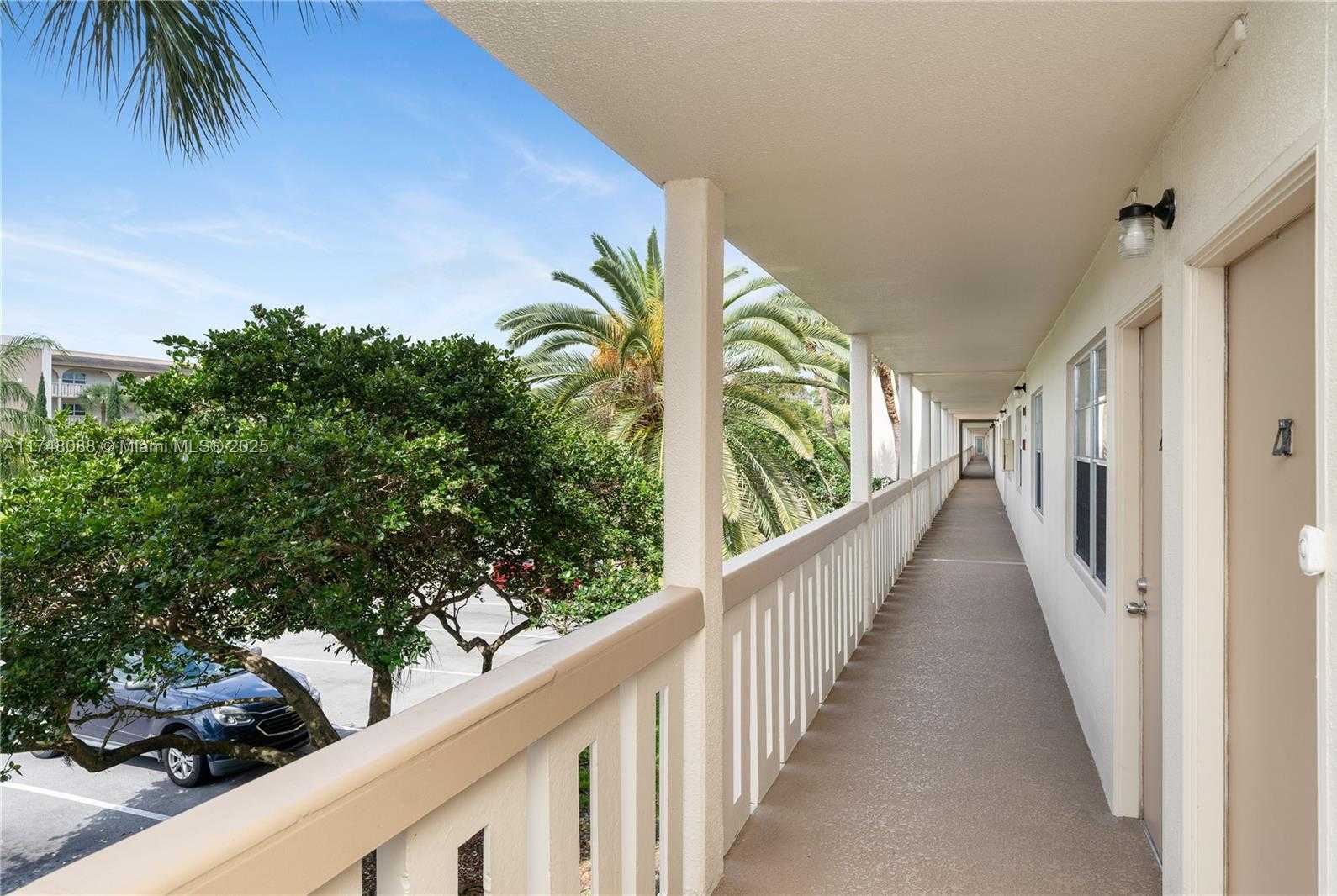 Small Image of 2201 LUCAYA BND #M2, Coconut Creek Number 4