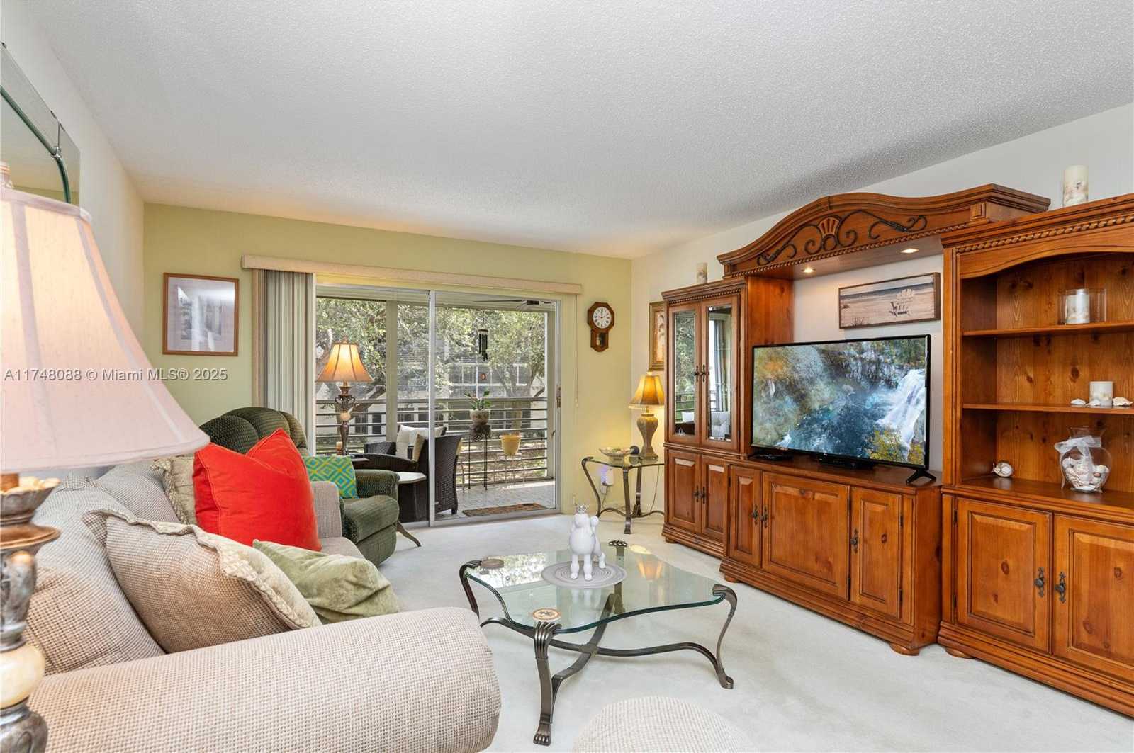 Small Image of 2201 LUCAYA BND #M2, Coconut Creek Number 5