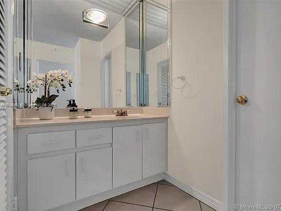 Small Image of 100 LINCOLN RD #633, Miami Beach Number 3