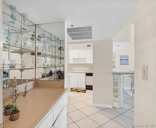 Small Image of 100 LINCOLN RD #633, Miami Beach Number 5