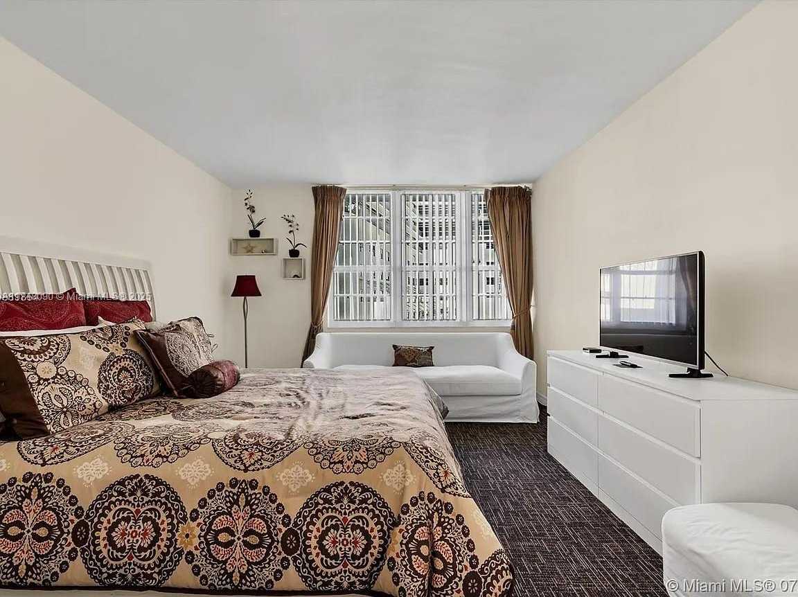Small Image of 100 LINCOLN RD #633, Miami Beach Number 7