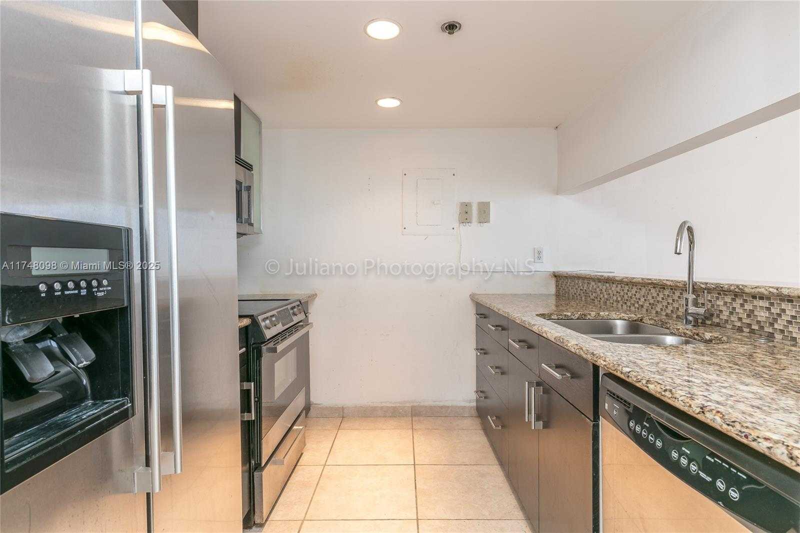 Small Image of 7601 EAST TREASURE DR #1108, North Bay Village Number 10
