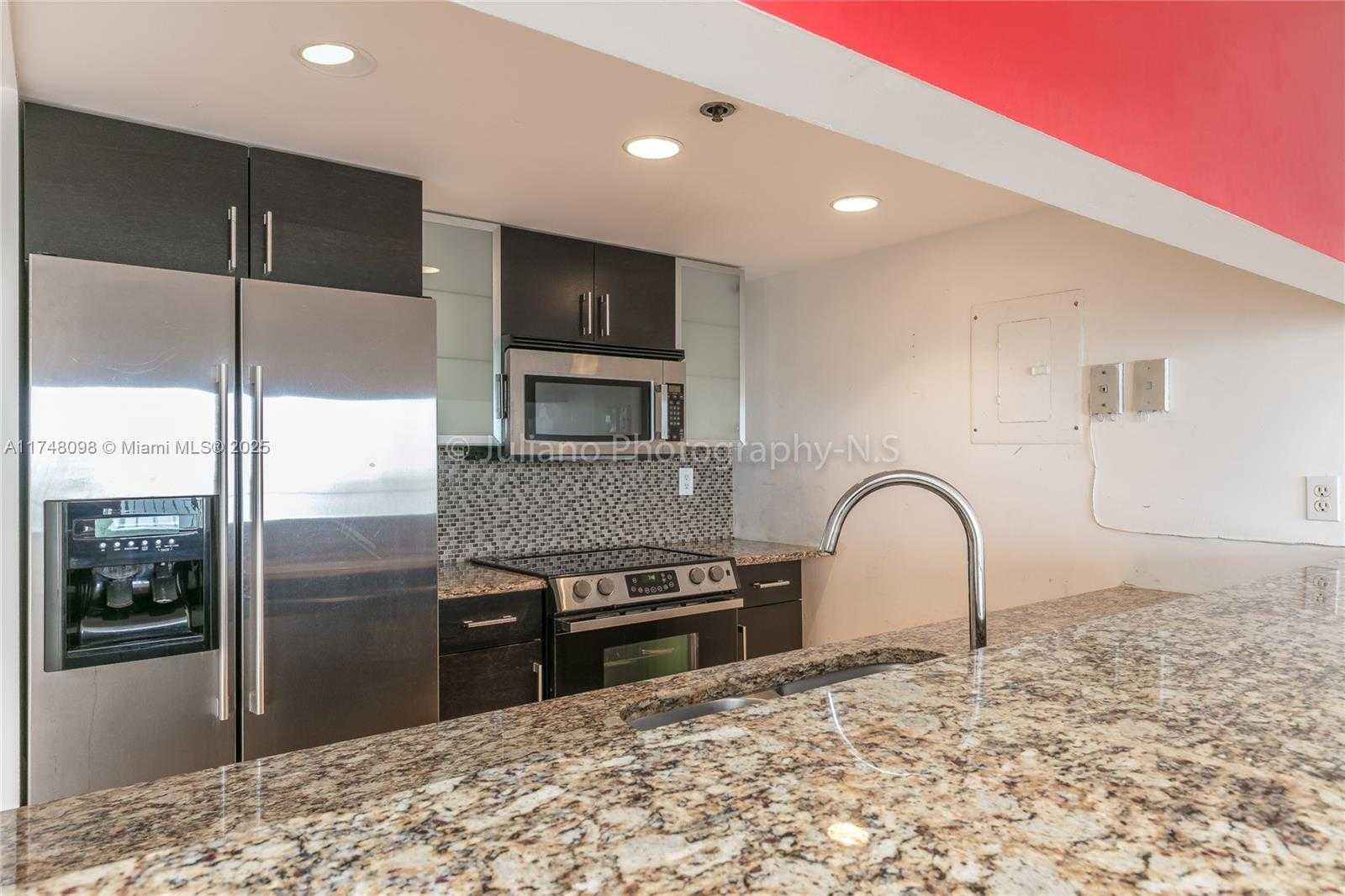 Small Image of 7601 EAST TREASURE DR #1108, North Bay Village Number 9